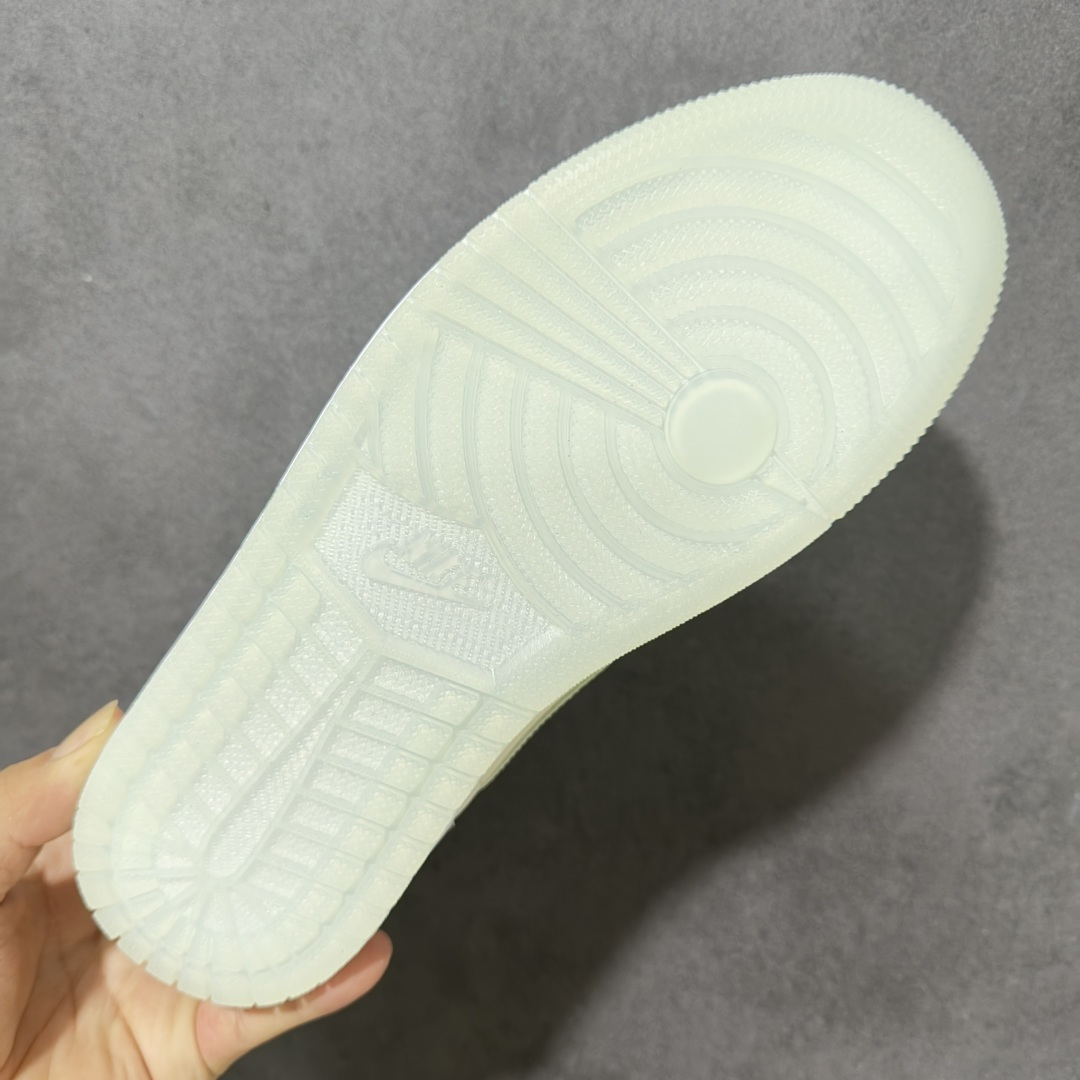 图片[9]-【公司级】Air Jordan 1 Low 乔1 AJ1低帮板鞋 原鞋原档案开发 原档冲孔鞋头 鞋垫背胶工艺 四线拉帮工艺 中底走线规整 原厂织唛标 鞋舌高弹海绵填充 货号：HF4078-100 尺码：36 36.5 37.5 38 38.5 39 40 40.5 41 42 42.5 43 44 44.5 45 46-选品中心