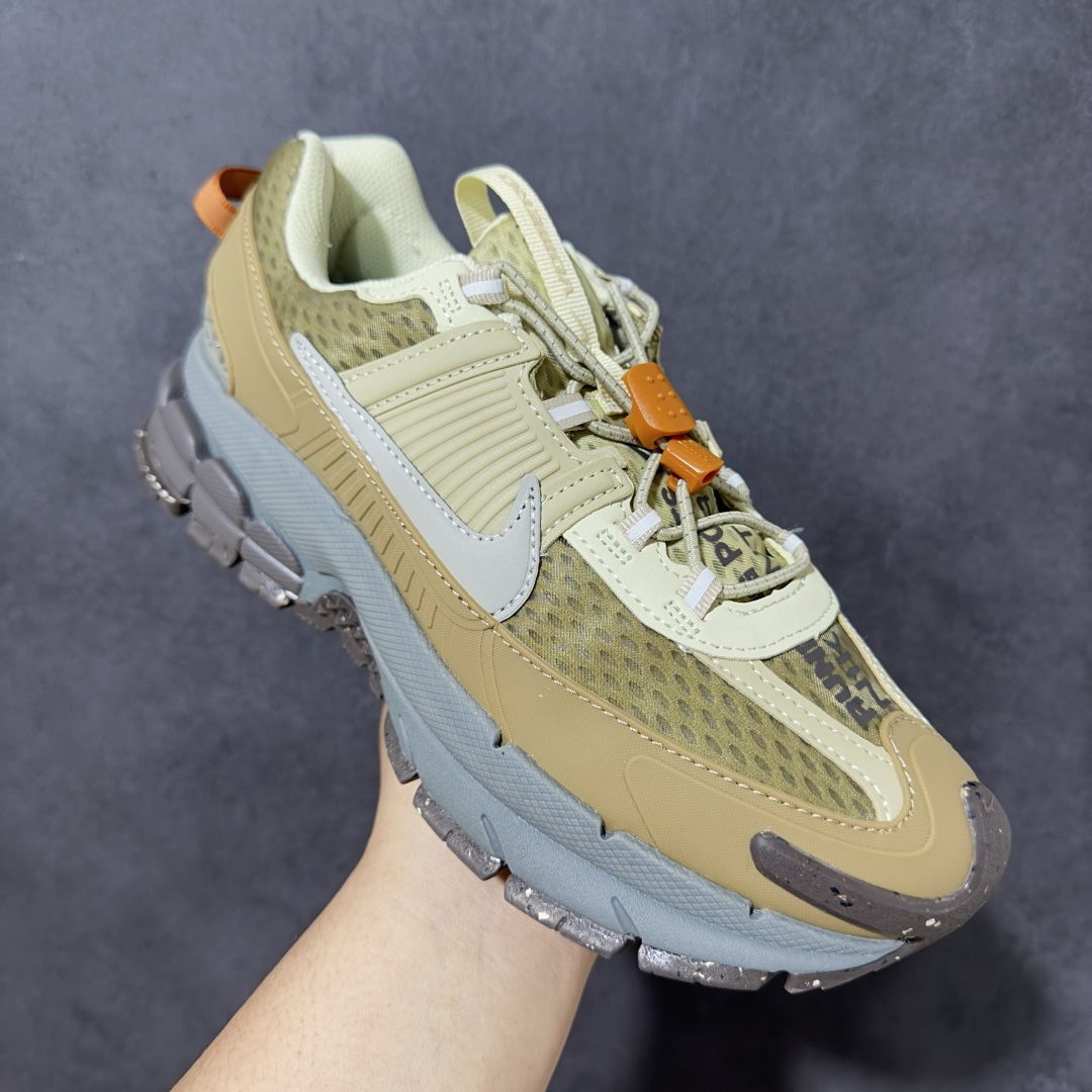 图片[3]-【公司级】Nike Zoom Vomero Roam 耐克 复古休闲运动慢跑鞋 采用环保纤维革饰片组合网眼布鞋面材质 升级正确后跟TPU加固 耐弯折热塑框架支撑鞋身 中底搭载EVA轻量缓震 货号：IM6671-223 尺码：36 36.5 37.5 38 38.5 39 40 40.5 41 42 42.5 43 44 45-选品中心