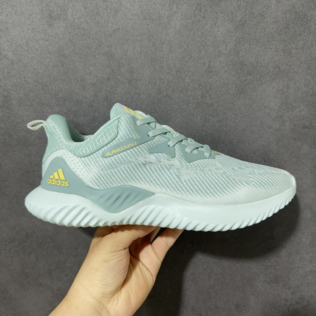 【公司级】adidas AlphaBounce Beyond 舒适 低帮 休闲跑步鞋 男女同款 CG4368 Bounce中底，回弹buff拉满，Bounce中底带来持续能量反馈，落地软弹不卸力，每一步都像踩在云朵上，跑跳、久走都不累脚。 一体织透气网布，兼顾包裹性与透气性，告别闷汗黏脚，脚感轻盈到几乎“无负担”。 波浪纹橡胶大底，抓地力拉满，耐磨防滑，无论是柏油路还是湿滑地面，都能稳步前行。 尺码：36 36.5 37 38 38.5 39 40 40.5 41 42 42.5 43 44 44.5 45-选品中心