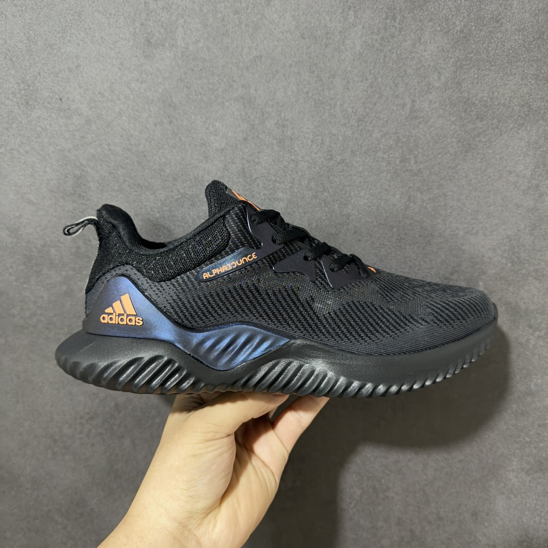 【公司级】adidas AlphaBounce Beyond 舒适 低帮 休闲跑步鞋 男女同款 CG4362 Bounce中底，回弹buff拉满，Bounce中底带来持续能量反馈，落地软弹不卸力，每一步都像踩在云朵上，跑跳、久走都不累脚。 一体织透气网布，兼顾包裹性与透气性，告别闷汗黏脚，脚感轻盈到几乎“无负担”。 波浪纹橡胶大底，抓地力拉满，耐磨防滑，无论是柏油路还是湿滑地面，都能稳步前行。 尺码：36 36.5 37 38 38.5 39 40 40.5 41 42 42.5 43 44 44.5 45-选品中心