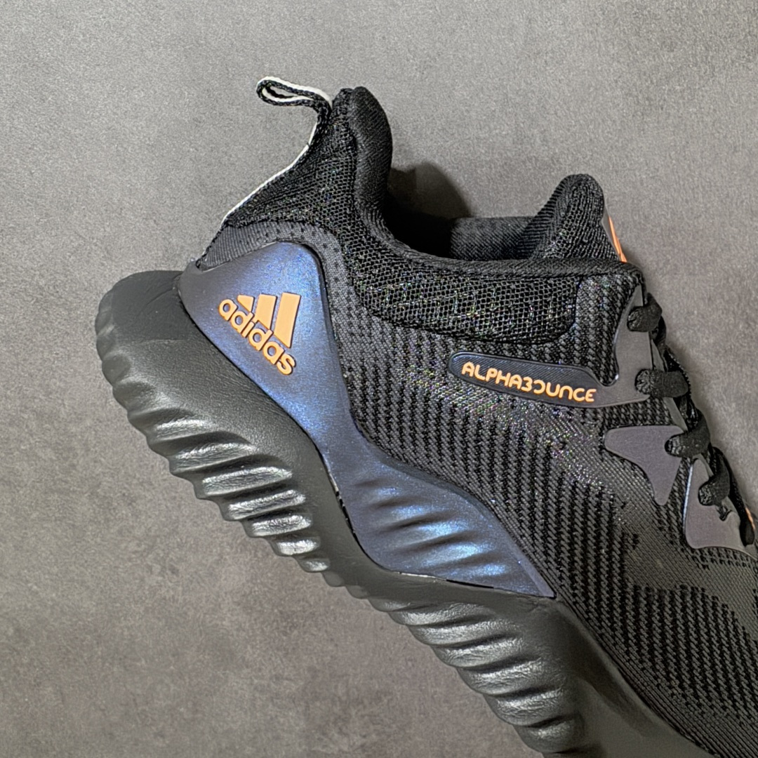 图片[7]-【公司级】adidas AlphaBounce Beyond 舒适 低帮 休闲跑步鞋 男女同款 CG4362 Bounce中底，回弹buff拉满，Bounce中底带来持续能量反馈，落地软弹不卸力，每一步都像踩在云朵上，跑跳、久走都不累脚。 一体织透气网布，兼顾包裹性与透气性，告别闷汗黏脚，脚感轻盈到几乎“无负担”。 波浪纹橡胶大底，抓地力拉满，耐磨防滑，无论是柏油路还是湿滑地面，都能稳步前行。 尺码：36 36.5 37 38 38.5 39 40 40.5 41 42 42.5 43 44 44.5 45-选品中心