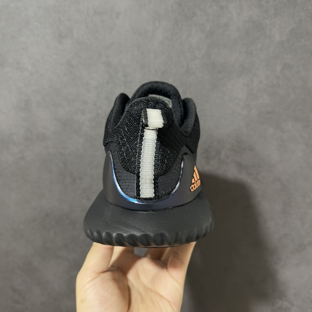 图片[4]-【公司级】adidas AlphaBounce Beyond 舒适 低帮 休闲跑步鞋 男女同款 CG4362 Bounce中底，回弹buff拉满，Bounce中底带来持续能量反馈，落地软弹不卸力，每一步都像踩在云朵上，跑跳、久走都不累脚。 一体织透气网布，兼顾包裹性与透气性，告别闷汗黏脚，脚感轻盈到几乎“无负担”。 波浪纹橡胶大底，抓地力拉满，耐磨防滑，无论是柏油路还是湿滑地面，都能稳步前行。 尺码：36 36.5 37 38 38.5 39 40 40.5 41 42 42.5 43 44 44.5 45-选品中心