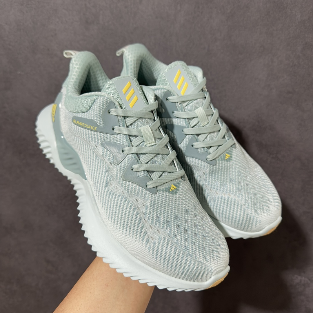 图片[5]-【公司级】adidas AlphaBounce Beyond 舒适 低帮 休闲跑步鞋 男女同款 Bounce中底，回弹buff拉满，Bounce中底带来持续能量反馈，落地软弹不卸力，每一步都像踩在云朵上，跑跳、久走都不累脚。 一体织透气网布，兼顾包裹性与透气性，告别闷汗黏脚，脚感轻盈到几乎“无负担”。 波浪纹橡胶大底，抓地力拉满，耐磨防滑，无论是柏油路还是湿滑地面，都能稳步前行。 尺码：36 36.5 37 38 38.5 39 40 40.5 41 42 42.5 43 44 44.5 45-选品中心