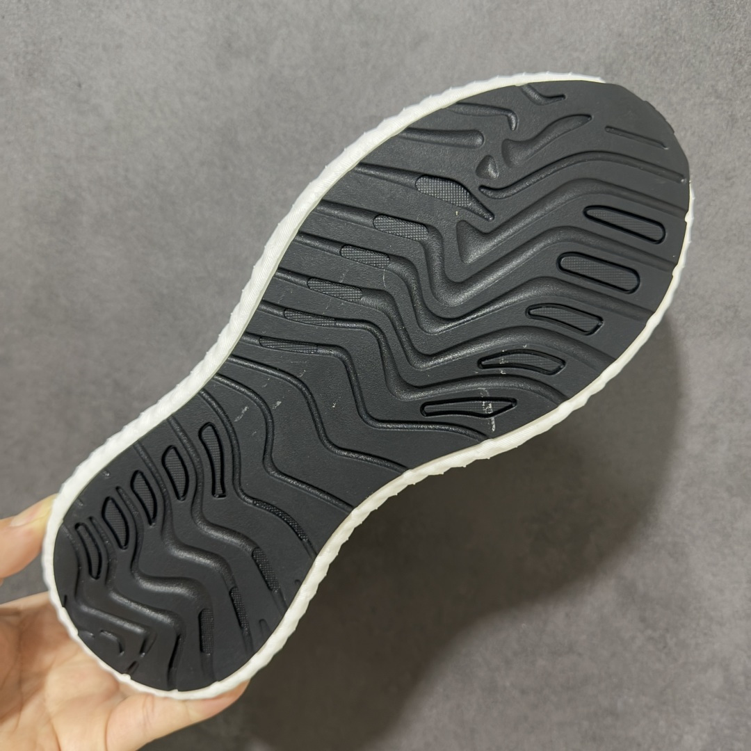 图片[9]-【公司级】阿迪达斯三叶草 Adidas Switch Fwd W 滑透气轻便 低帮 休闲跑步鞋 黑玉色CG4863 Bounce中底，回弹buff拉满，Bounce中底带来持续能量反馈，落地软弹不卸力，每一步都像踩在云朵上，跑跳、久走都不累脚。 一体织透气网布，兼顾包裹性与透气性，告别闷汗黏脚，脚感轻盈到几乎“无负担”。 波浪纹橡胶大底，抓地力拉满，耐磨防滑，无论是柏油路还是湿滑地面，都能稳步前行。 尺码：36 36.5 37 38 38.5 39 40 40.5 41 42 42.5 43 44 44.5 45-选品中心