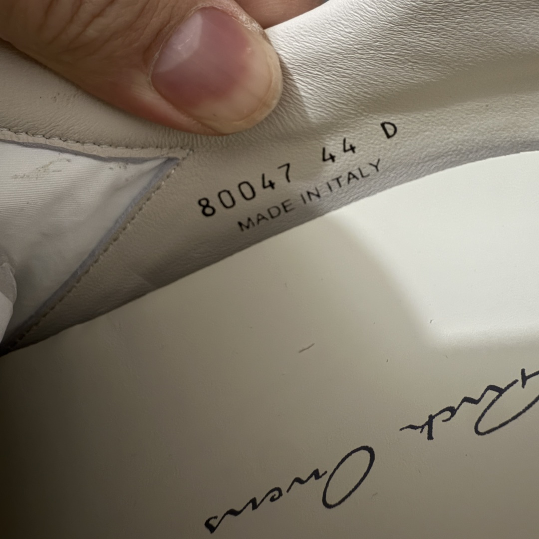 图片[10]-【莞产G版】瑞克·欧文斯Rick Owens Concordians Minimal Sneaker RO 康科迪亚低帮系列高街经典薄底风休闲运动鞋 男女鞋广东原产,配置硬实飞机翻盖礼盒(附赠棉布托购物袋一个!!)#升级原楦原纸版开发版型#采用软质纤维革组合细腻头层小牛皮革鞋面材质#全新数据开发奶香型TPU锯齿纹耐磨橡胶鞋底❗ 尺码：36-46-选品中心