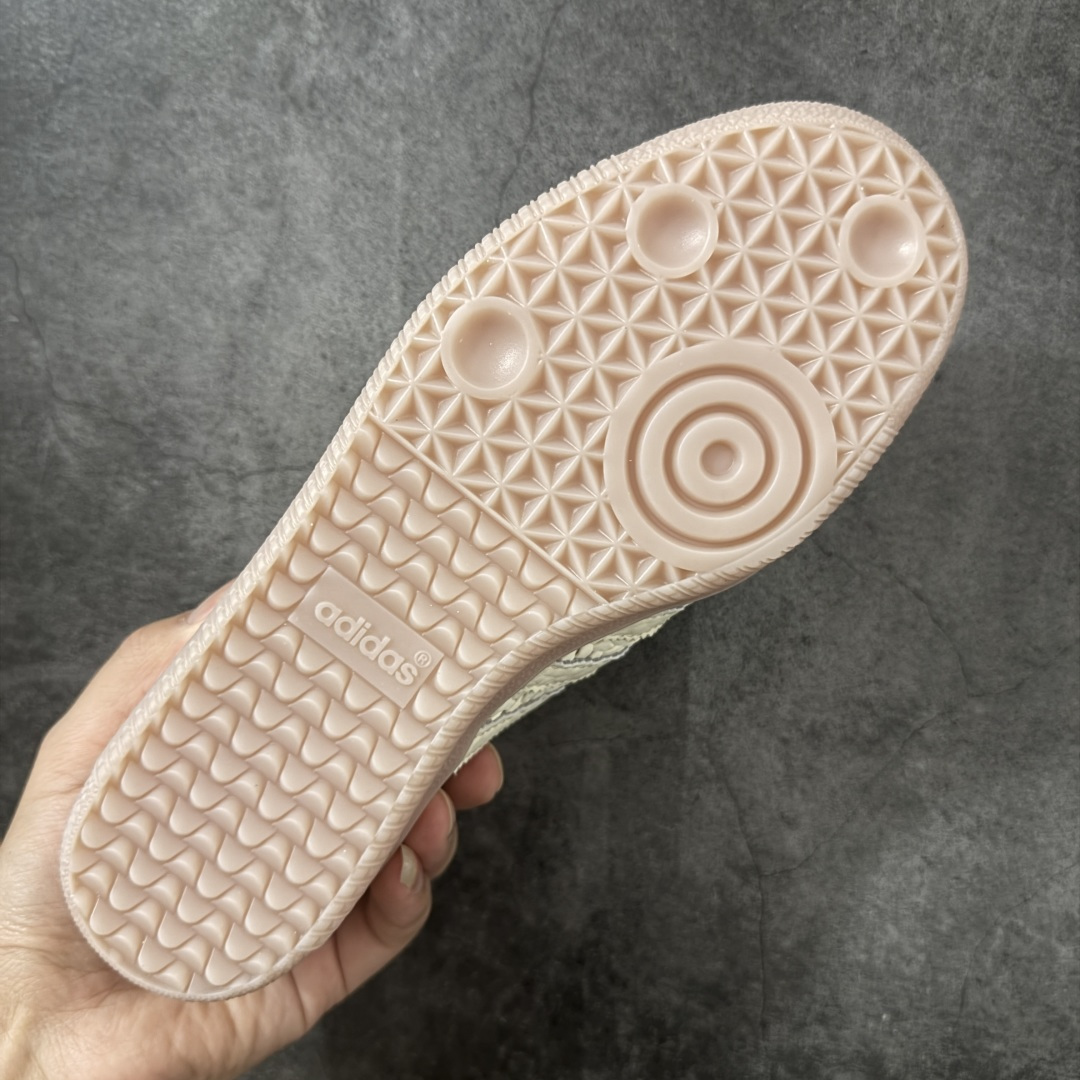 图片[9]-【渠道纯原】桑巴德训拖鞋一脚蹬 adidas originals Samba OG MULE 包头拖鞋 KH7719 浅米色 口碑大厂出品 品控大底版型不断改良更新 全套原纸板楦头开发 确保原汁原味 完美呈现桑巴版型 一比一鞋头弧度高度鞋身弧度 原厂头层皮料 细节品控鞋型随意对比 正确烫金高频细节 独家私模橡胶大底 原盒原配 尺码：35.5 36 36.5 37.5 38 38.5 39 40 40.5 41 42 42.5 43 44 44.5 45-选品中心