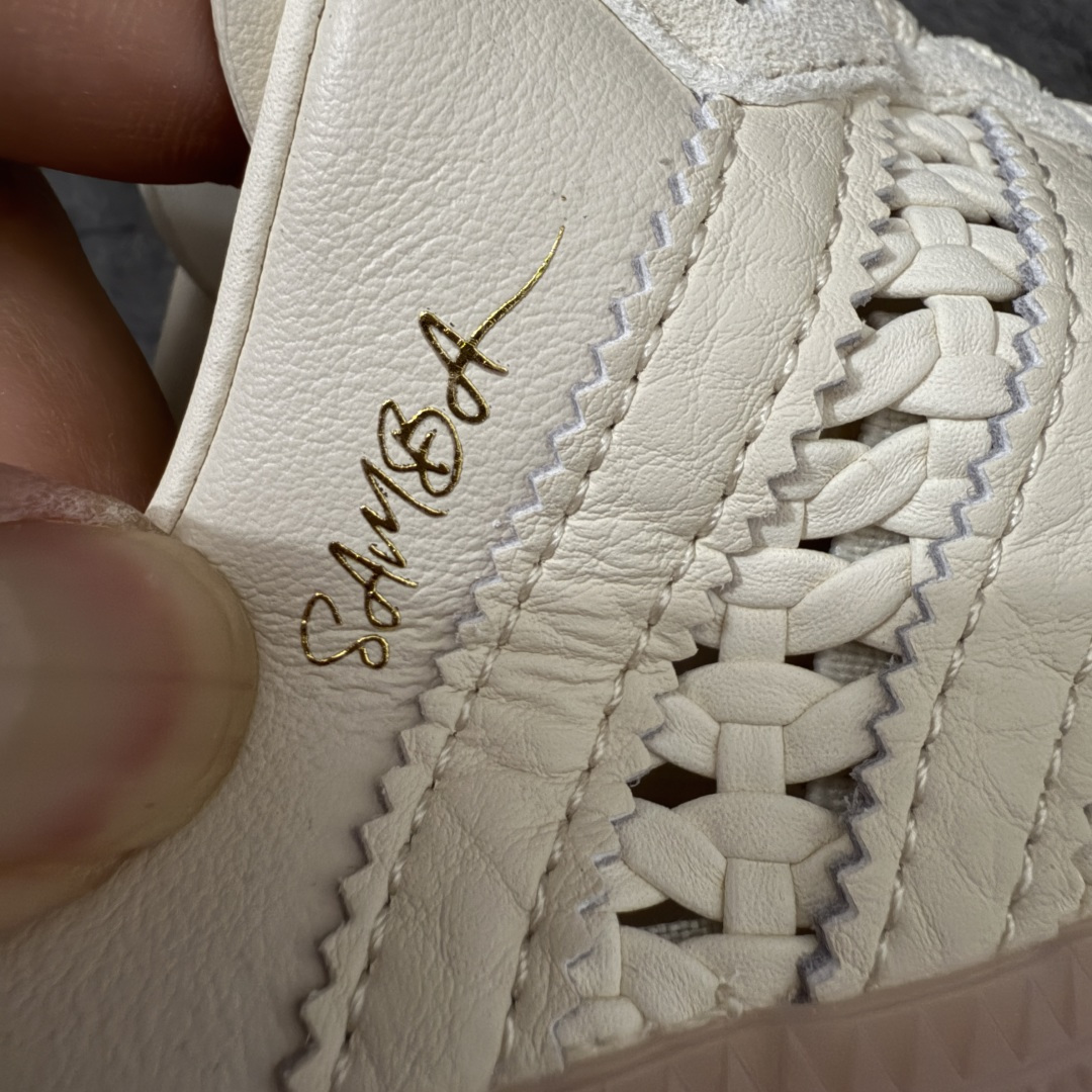 图片[3]-【渠道纯原】桑巴德训拖鞋一脚蹬 adidas originals Samba OG MULE 包头拖鞋 KH7719 浅米色 口碑大厂出品 品控大底版型不断改良更新 全套原纸板楦头开发 确保原汁原味 完美呈现桑巴版型 一比一鞋头弧度高度鞋身弧度 原厂头层皮料 细节品控鞋型随意对比 正确烫金高频细节 独家私模橡胶大底 原盒原配 尺码：35.5 36 36.5 37.5 38 38.5 39 40 40.5 41 42 42.5 43 44 44.5 45-选品中心
