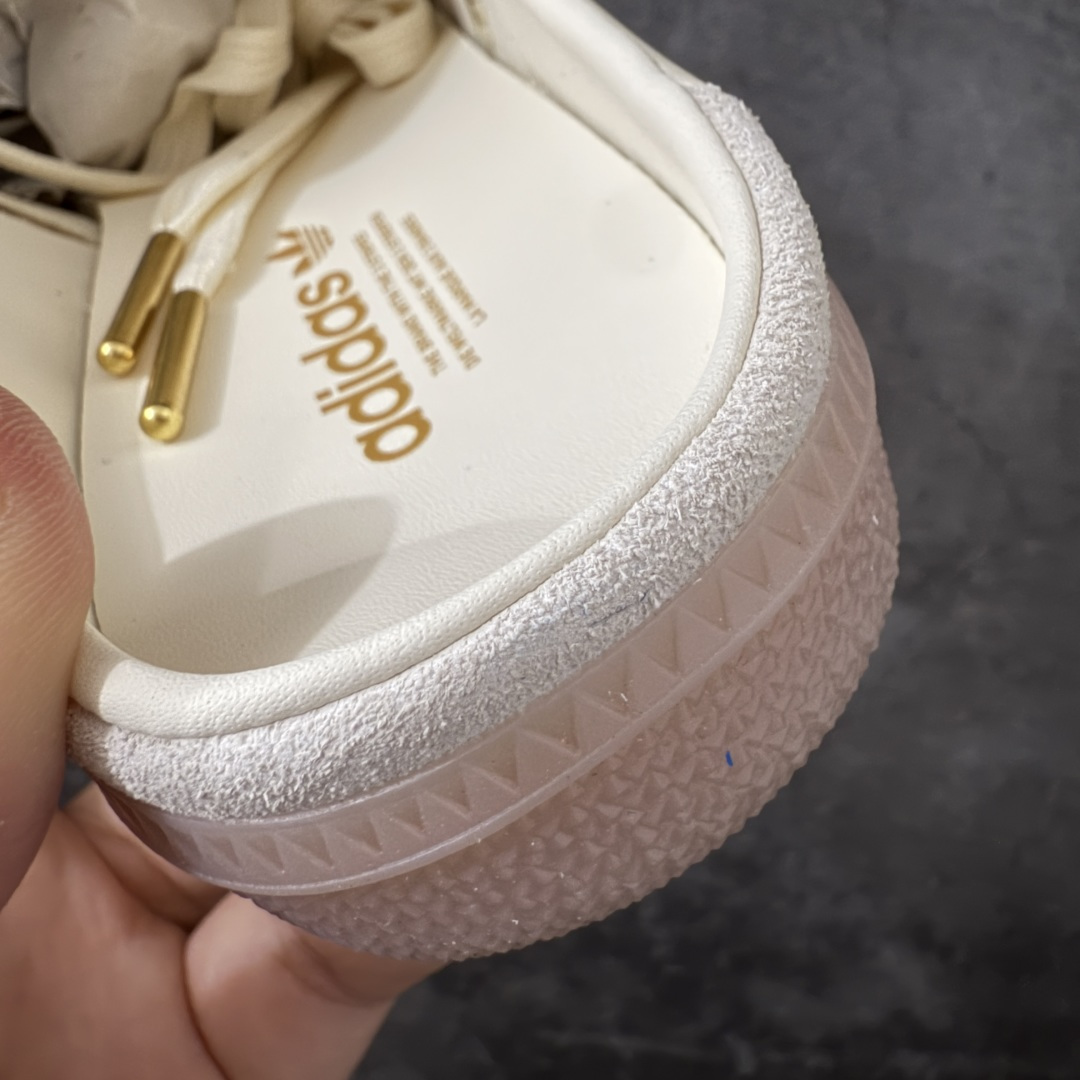 图片[2]-【渠道纯原】桑巴德训拖鞋一脚蹬 adidas originals Samba OG MULE 包头拖鞋 KH7719 浅米色 口碑大厂出品 品控大底版型不断改良更新 全套原纸板楦头开发 确保原汁原味 完美呈现桑巴版型 一比一鞋头弧度高度鞋身弧度 原厂头层皮料 细节品控鞋型随意对比 正确烫金高频细节 独家私模橡胶大底 原盒原配 尺码：35.5 36 36.5 37.5 38 38.5 39 40 40.5 41 42 42.5 43 44 44.5 45-选品中心