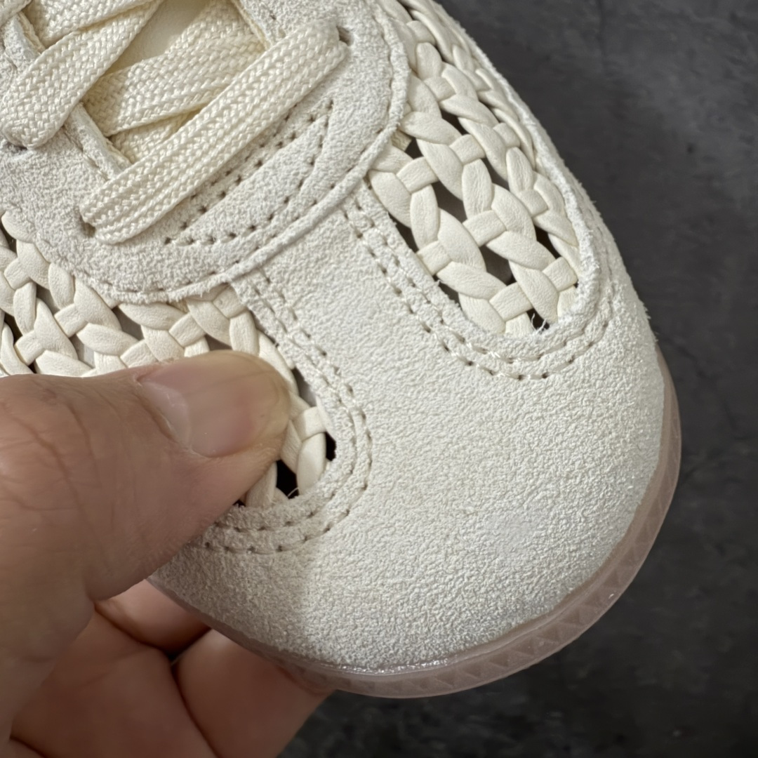 图片[5]-【渠道纯原】桑巴德训拖鞋一脚蹬 adidas originals Samba OG MULE 包头拖鞋 KH7719 浅米色 口碑大厂出品 品控大底版型不断改良更新 全套原纸板楦头开发 确保原汁原味 完美呈现桑巴版型 一比一鞋头弧度高度鞋身弧度 原厂头层皮料 细节品控鞋型随意对比 正确烫金高频细节 独家私模橡胶大底 原盒原配 尺码：35.5 36 36.5 37.5 38 38.5 39 40 40.5 41 42 42.5 43 44 44.5 45-选品中心