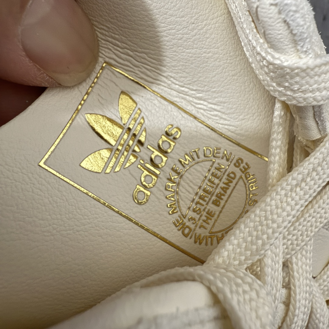 图片[6]-【渠道纯原】桑巴德训拖鞋一脚蹬 adidas originals Samba OG MULE 包头拖鞋 KH7719 浅米色 口碑大厂出品 品控大底版型不断改良更新 全套原纸板楦头开发 确保原汁原味 完美呈现桑巴版型 一比一鞋头弧度高度鞋身弧度 原厂头层皮料 细节品控鞋型随意对比 正确烫金高频细节 独家私模橡胶大底 原盒原配 尺码：35.5 36 36.5 37.5 38 38.5 39 40 40.5 41 42 42.5 43 44 44.5 45-选品中心