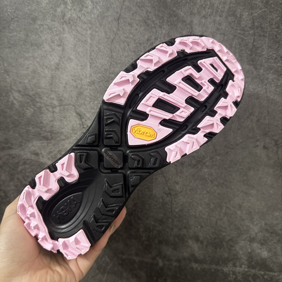 图片[9]-【公司级】Hoka Mafate Speed 2 马法特二代超轻厚底轻量山地跑步鞋   轻量化材料Fresh Foam。超轻量中底全部用料过3C认证！ 滚动平衡科技减少33%能量消耗 ！第二代Mafate更是延续精髓设计，并调整了整体的鞋型，修身的鞋型，更加灵巧的感觉一下子来了。外底韧弹感十足的EVA泡绵，结合Vibram橡胶大底，性能稳定输出，无论是平时穿着还是在潮湿的梅雨季节跑步，都是非常优秀的搭配。  尺码：36 36.5 37 38 38.5 39 40 40.5 41 42 42.5 43 44 45-选品中心