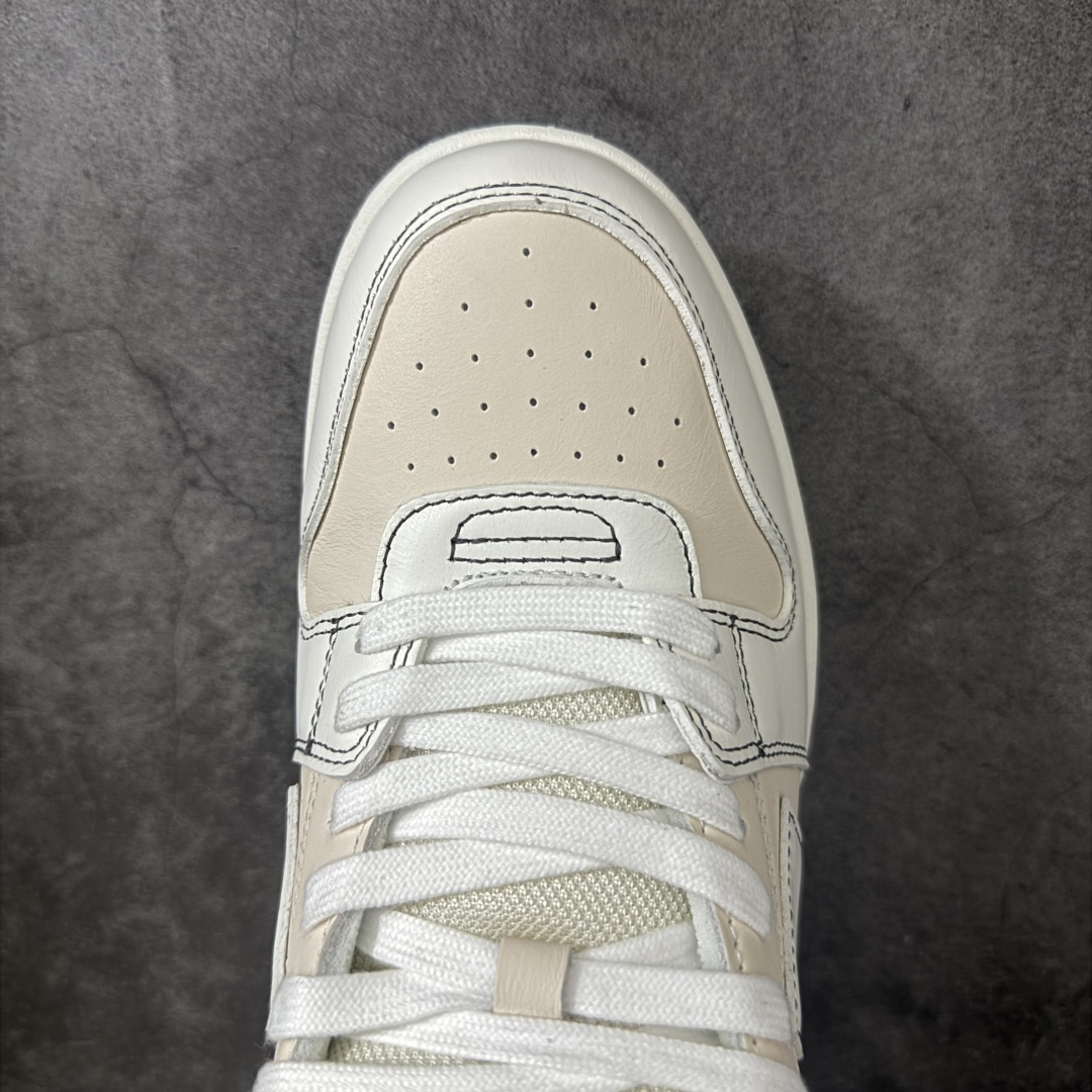 图片[5]-【纯原版】OFF-WHITE Out Of Office OW低帮时尚板鞋 白米 杨幂同款 由经典配色打造 箭头符号、ZipTie 标签、1ogo印花等经典元素皆在此呈现 让人一眼明了 Off-White 的潮流身份 单品以黑白配色皮质制成 饰有品牌标志性 zip Tie 束线带吊牌 侧面饰有 Arrows 图案 展现出品牌对街头风格的偏爱 原厂原档案开发 原盒原标原厂头层皮料 官方原版设计 做工细节全方位对比原鞋 尺码：36 37 38 39 40 41 42 43 44 45 46 47-选品中心