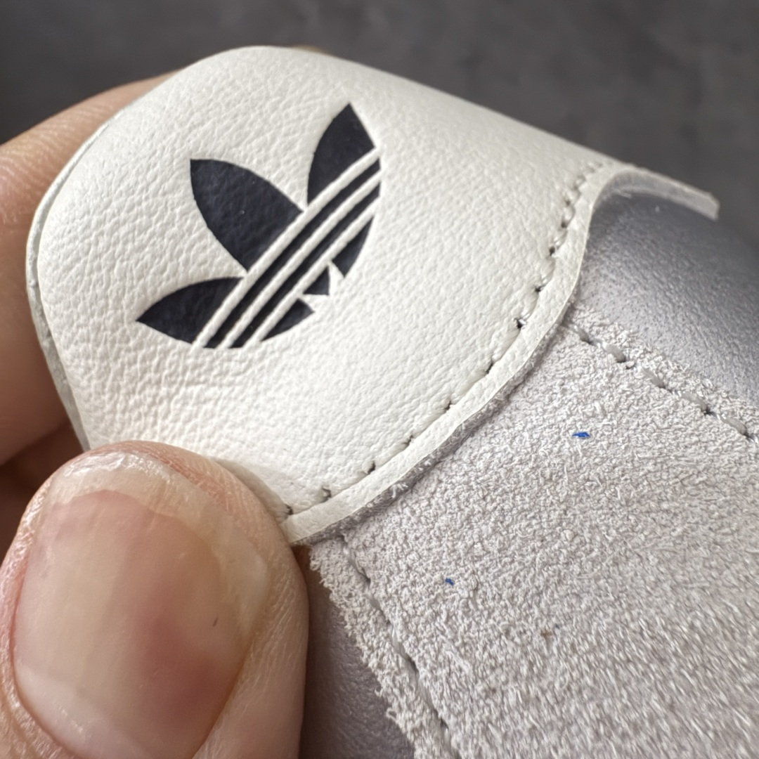 图片[2]-【CS纯原版】Adidas Originals Changle系列 阿迪达斯 三叶草 百搭低帮休闲运动板鞋 KJ3962 顶级纯原大厂出品 完美还原zp细节，注意区别市场任何版本，完全不是一路货色‼️ 全鞋原材料打造，无任何色差，正确鞋型，后跟港宝材料定型，正确微透生胶大底，反口内里头层细腻小牛皮，纸板中底 鞋垫背胶，侧面正确烫金压印字母，所有细节完美还原‼️ 尺码：35.5 36 36.5 37 38 38.5 39 40 40.5 41 42 42.5 43 44 44.5 45-选品中心