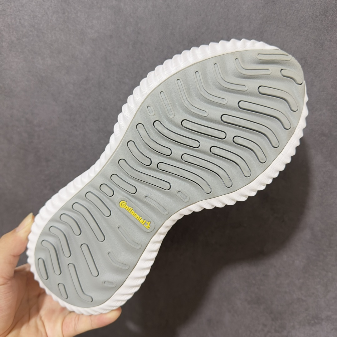 图片[9]-【公司级】adidas AlphaBounce Beyond 舒适 低帮 休闲跑步鞋 男女同款 CG4363 Bounce中底，回弹buff拉满，Bounce中底带来持续能量反馈，落地软弹不卸力，每一步都像踩在云朵上，跑跳、久走都不累脚。 一体织透气网布，兼顾包裹性与透气性，告别闷汗黏脚，脚感轻盈到几乎“无负担”。 波浪纹橡胶大底，抓地力拉满，耐磨防滑，无论是柏油路还是湿滑地面，都能稳步前行。 尺码：36 36.5 37 38 38.5 39 40 40.5 41 42 42.5 43 44 44.5 45-选品中心
