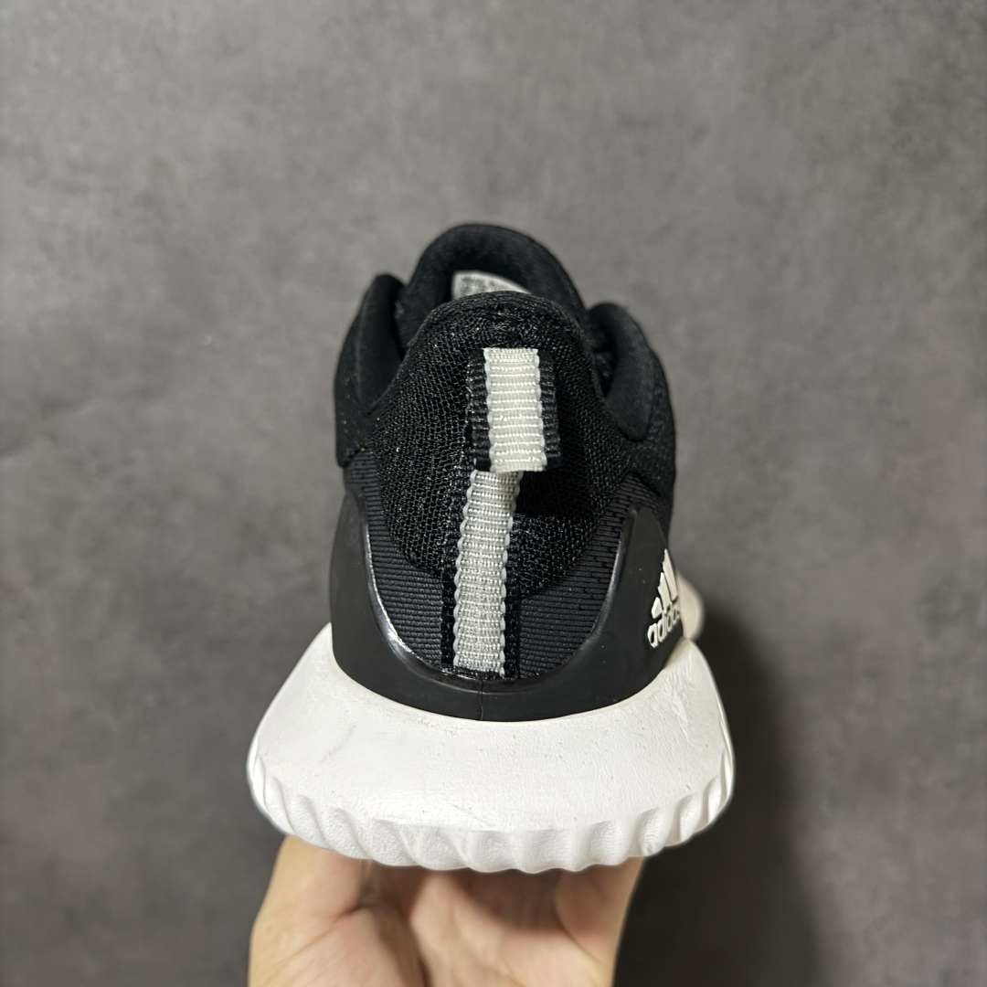 图片[4]-【公司级】adidas AlphaBounce Beyond 舒适 低帮 休闲跑步鞋 男女同款 CG4861 Bounce中底，回弹buff拉满，Bounce中底带来持续能量反馈，落地软弹不卸力，每一步都像踩在云朵上，跑跳、久走都不累脚。 一体织透气网布，兼顾包裹性与透气性，告别闷汗黏脚，脚感轻盈到几乎“无负担”。 波浪纹橡胶大底，抓地力拉满，耐磨防滑，无论是柏油路还是湿滑地面，都能稳步前行。 尺码：36 36.5 37 38 38.5 39 40 40.5 41 42 42.5 43 44 44.5 45-选品中心