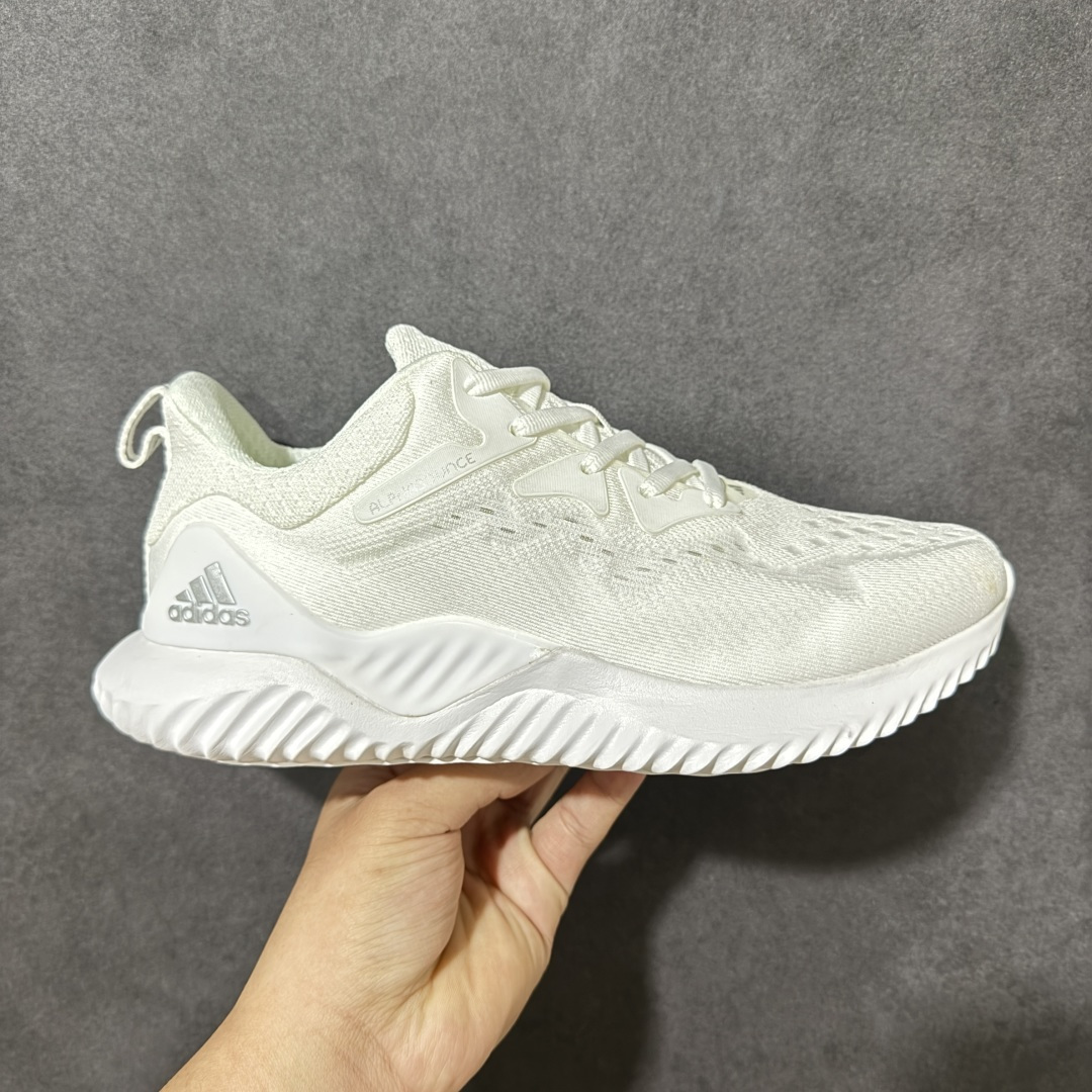 【公司级】adidas AlphaBounce Beyond 舒适 低帮 休闲跑步鞋 男女同款 CG4364 Bounce中底，回弹buff拉满，Bounce中底带来持续能量反馈，落地软弹不卸力，每一步都像踩在云朵上，跑跳、久走都不累脚。 一体织透气网布，兼顾包裹性与透气性，告别闷汗黏脚，脚感轻盈到几乎“无负担”。 波浪纹橡胶大底，抓地力拉满，耐磨防滑，无论是柏油路还是湿滑地面，都能稳步前行。 尺码：36 36.5 37 38 38.5 39 40 40.5 41 42 42.5 43 44 44.5 45-选品中心
