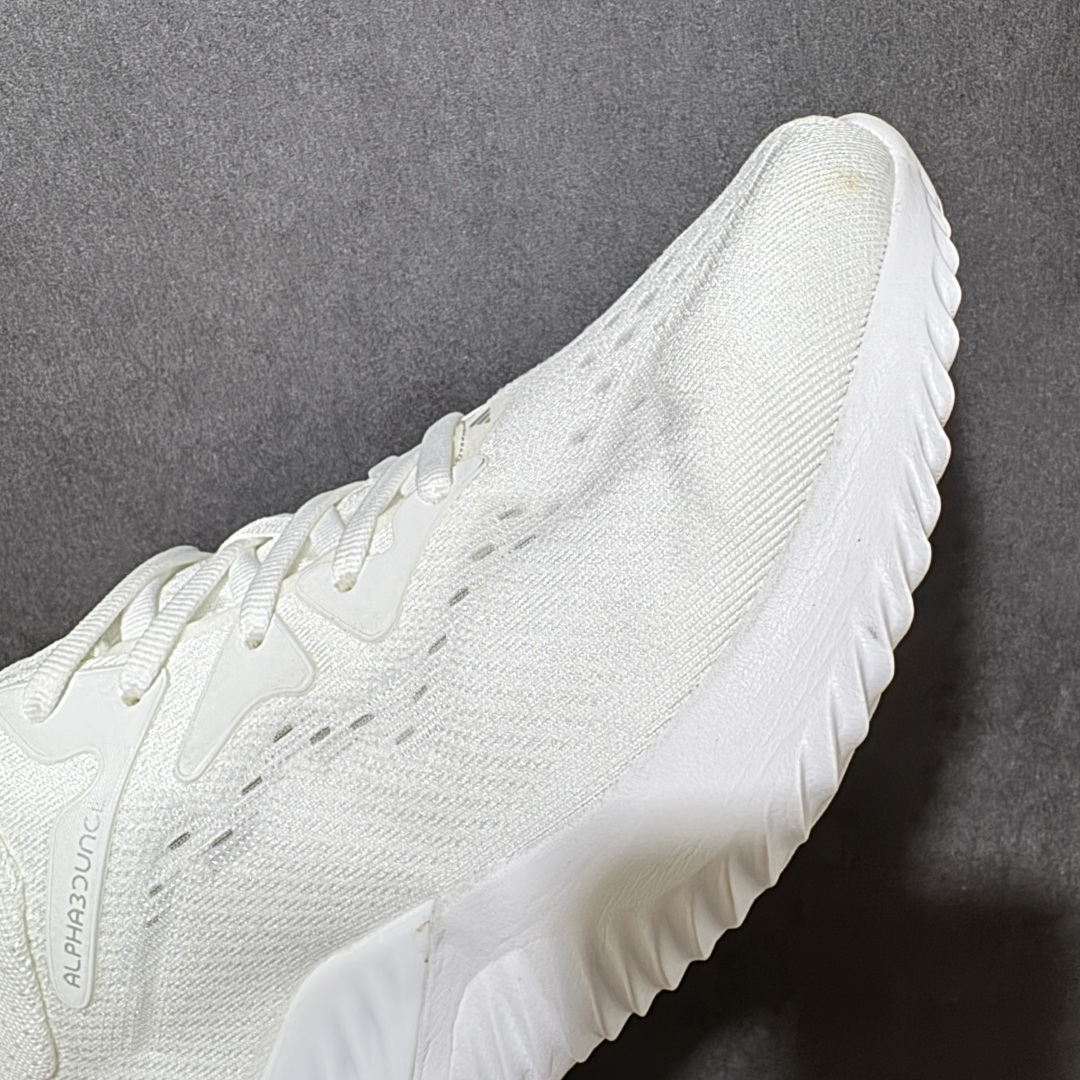 图片[8]-【公司级】adidas AlphaBounce Beyond 舒适 低帮 休闲跑步鞋 男女同款 CG4364 Bounce中底，回弹buff拉满，Bounce中底带来持续能量反馈，落地软弹不卸力，每一步都像踩在云朵上，跑跳、久走都不累脚。 一体织透气网布，兼顾包裹性与透气性，告别闷汗黏脚，脚感轻盈到几乎“无负担”。 波浪纹橡胶大底，抓地力拉满，耐磨防滑，无论是柏油路还是湿滑地面，都能稳步前行。 尺码：36 36.5 37 38 38.5 39 40 40.5 41 42 42.5 43 44 44.5 45-选品中心