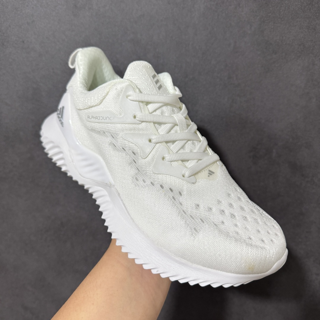 图片[3]-【公司级】adidas AlphaBounce Beyond 舒适 低帮 休闲跑步鞋 男女同款 CG4364 Bounce中底，回弹buff拉满，Bounce中底带来持续能量反馈，落地软弹不卸力，每一步都像踩在云朵上，跑跳、久走都不累脚。 一体织透气网布，兼顾包裹性与透气性，告别闷汗黏脚，脚感轻盈到几乎“无负担”。 波浪纹橡胶大底，抓地力拉满，耐磨防滑，无论是柏油路还是湿滑地面，都能稳步前行。 尺码：36 36.5 37 38 38.5 39 40 40.5 41 42 42.5 43 44 44.5 45-选品中心