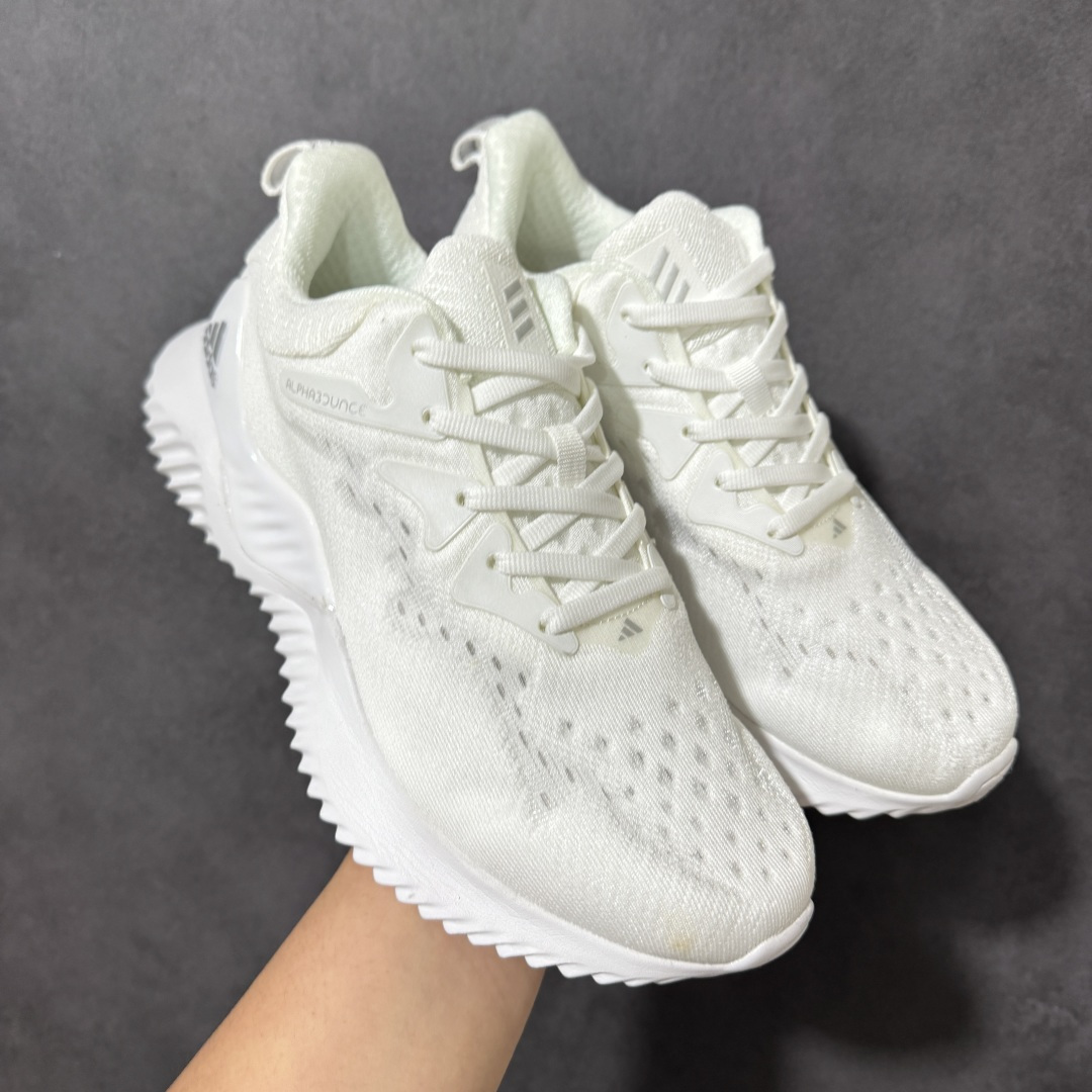 图片[8]-【公司级】adidas AlphaBounce Beyond 舒适 低帮 休闲跑步鞋 男女同款 Bounce中底，回弹buff拉满，Bounce中底带来持续能量反馈，落地软弹不卸力，每一步都像踩在云朵上，跑跳、久走都不累脚。 一体织透气网布，兼顾包裹性与透气性，告别闷汗黏脚，脚感轻盈到几乎“无负担”。 波浪纹橡胶大底，抓地力拉满，耐磨防滑，无论是柏油路还是湿滑地面，都能稳步前行。 尺码：36 36.5 37 38 38.5 39 40 40.5 41 42 42.5 43 44 44.5 45-选品中心