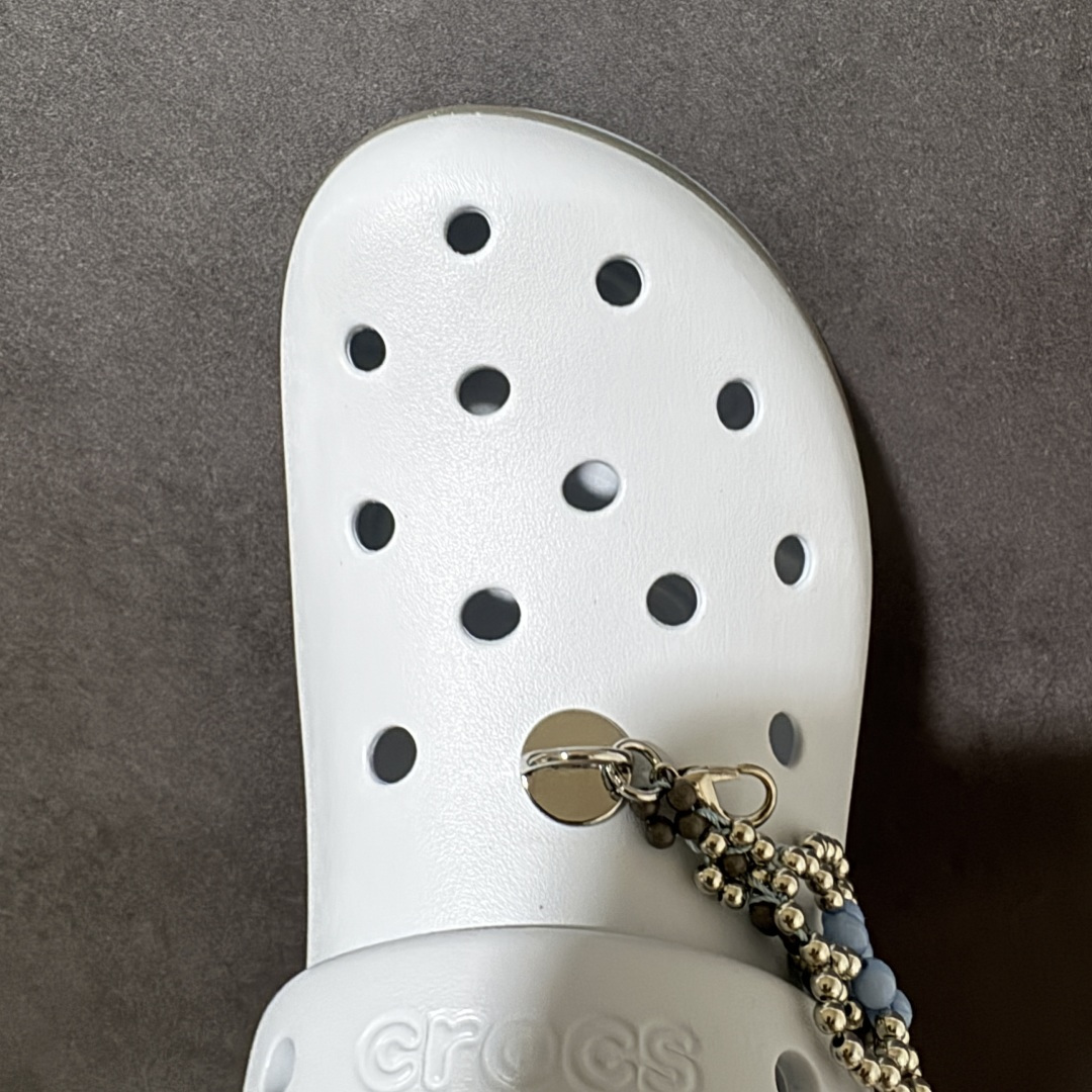 图片[5]-【纯原H版】原厂级 Crocs 卡骆驰 海豚 经夏季经典两用厚底沙滩洞洞鞋 凉鞋拖鞋 全新莞产高端品质 免费随机赠送4-5颗配饰 鞋面更加耐用易清洗 该鞋款轻盈舒适 尺码：M4（36-37）M5（37-38）M6（38-39）M7(39-40）-选品中心