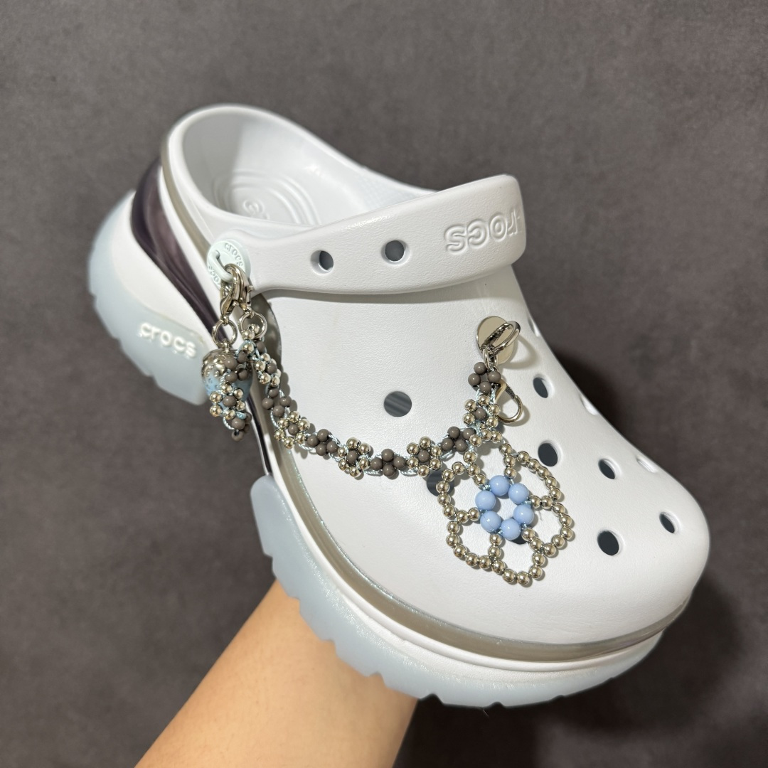 图片[3]-【纯原H版】原厂级 Crocs 卡骆驰 海豚 经夏季经典两用厚底沙滩洞洞鞋 凉鞋拖鞋 全新莞产高端品质 免费随机赠送4-5颗配饰 鞋面更加耐用易清洗 该鞋款轻盈舒适 尺码：M4（36-37）M5（37-38）M6（38-39）M7(39-40）-选品中心