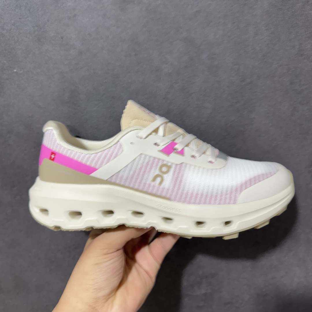 【公司级】昂跑On Cloud新品男女同款缓震徒步鞋厚底增高运动老爹鞋 云模块高弹eva十橡胶组合，缓震回弹双效合一，抓地力及耐磨性兼备原装进口织物鞋面，厚实兼备透气性，同步原版高频压印及压胶处理，3m反光加持缓震性能提升：采用了先进的缓震技术，能够有效减少跑步时对关节的冲击，保护运动者的健康。其独特的缓震系统设计能够提供稳定的支撑，确保跑者在跑道上尽情释潜能。 这款运动鞋注重透气性和舒适性，采用轻盈透气的材料，确保双脚在奔跑中感受自由和快感。紧密贴合脚型的设计，提供稳定的支撑，让跑者在奔跑中更加自如。 尺码：36-40无半码-选品中心