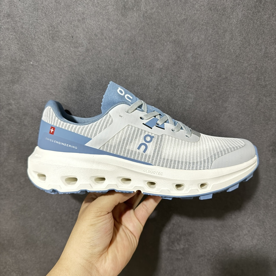 【公司级】昂跑On Cloud新品男女同款缓震徒步鞋厚底增高运动老爹鞋 云模块高弹eva十橡胶组合，缓震回弹双效合一，抓地力及耐磨性兼备原装进口织物鞋面，厚实兼备透气性，同步原版高频压印及压胶处理，3m反光加持缓震性能提升：采用了先进的缓震技术，能够有效减少跑步时对关节的冲击，保护运动者的健康。其独特的缓震系统设计能够提供稳定的支撑，确保跑者在跑道上尽情释潜能。 这款运动鞋注重透气性和舒适性，采用轻盈透气的材料，确保双脚在奔跑中感受自由和快感。紧密贴合脚型的设计，提供稳定的支撑，让跑者在奔跑中更加自如。 尺码：36-45无半码-选品中心