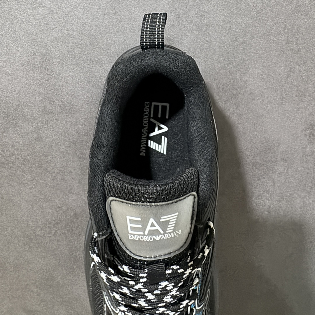 图片[6]-【公司级】Emporio Armani EA7 舒适百搭系带低帮休闲跑步鞋 承袭阿玛尼经典设计基因，以简约利落低帮廓形，融合运动机能与轻奢质感。精选透气网布、柔韧皮革拼接鞋面，兼顾轻盈透气与支撑耐用；系带贴合设计，自由调节松紧，久穿不累脚。鞋身点缀标志性撞色徽标与鹰形logo，低调彰显品牌辨识度，不张扬却自带气场。柔韧防滑大底，减震回弹，城市漫步、日常通勤、轻运动皆适配。百搭造型，牛仔裤、卫裤、休闲西装轻松驾驭，把高级感穿进每一步日常。 货号：X8X249 尺码：36-45没半码-选品中心