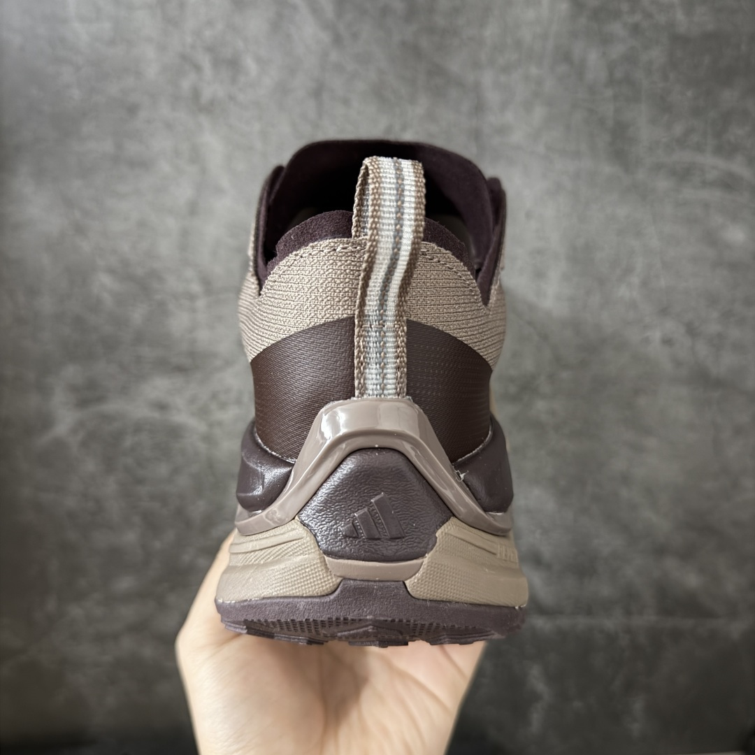 图片[4]-【公司级】adidas HOLO PEAK 舒适贴合 户外越野跑鞋 男女同款 棕色 KI1522 顶级纯原 原鞋私模1：1开发 抽绳绑带设计，黑武士款机能感拉满，Lightstrike Pro中底踩出硬核气场，暗黑美学直接封神；黑武士款通透网面+流线型设计，清爽又轻盈，穿搭脚感全拿捏；大地咖款复古氛围感拉满，马牌大底防滑耐磨，抓地力超稳，软弹中底适合长时间步行越野不累脚，超高颜值 百搭各种风格！ 尺码：36-45含半码-选品中心