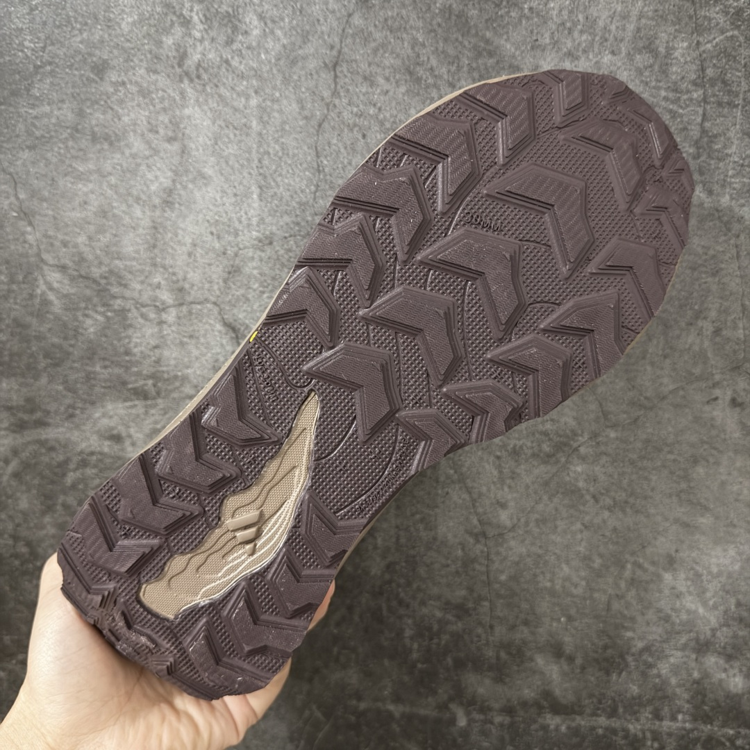 图片[9]-【公司级】adidas HOLO PEAK 舒适贴合 户外越野跑鞋 男女同款 棕色 KI1522 顶级纯原 原鞋私模1：1开发 抽绳绑带设计，黑武士款机能感拉满，Lightstrike Pro中底踩出硬核气场，暗黑美学直接封神；黑武士款通透网面+流线型设计，清爽又轻盈，穿搭脚感全拿捏；大地咖款复古氛围感拉满，马牌大底防滑耐磨，抓地力超稳，软弹中底适合长时间步行越野不累脚，超高颜值 百搭各种风格！ 尺码：36-45含半码-选品中心