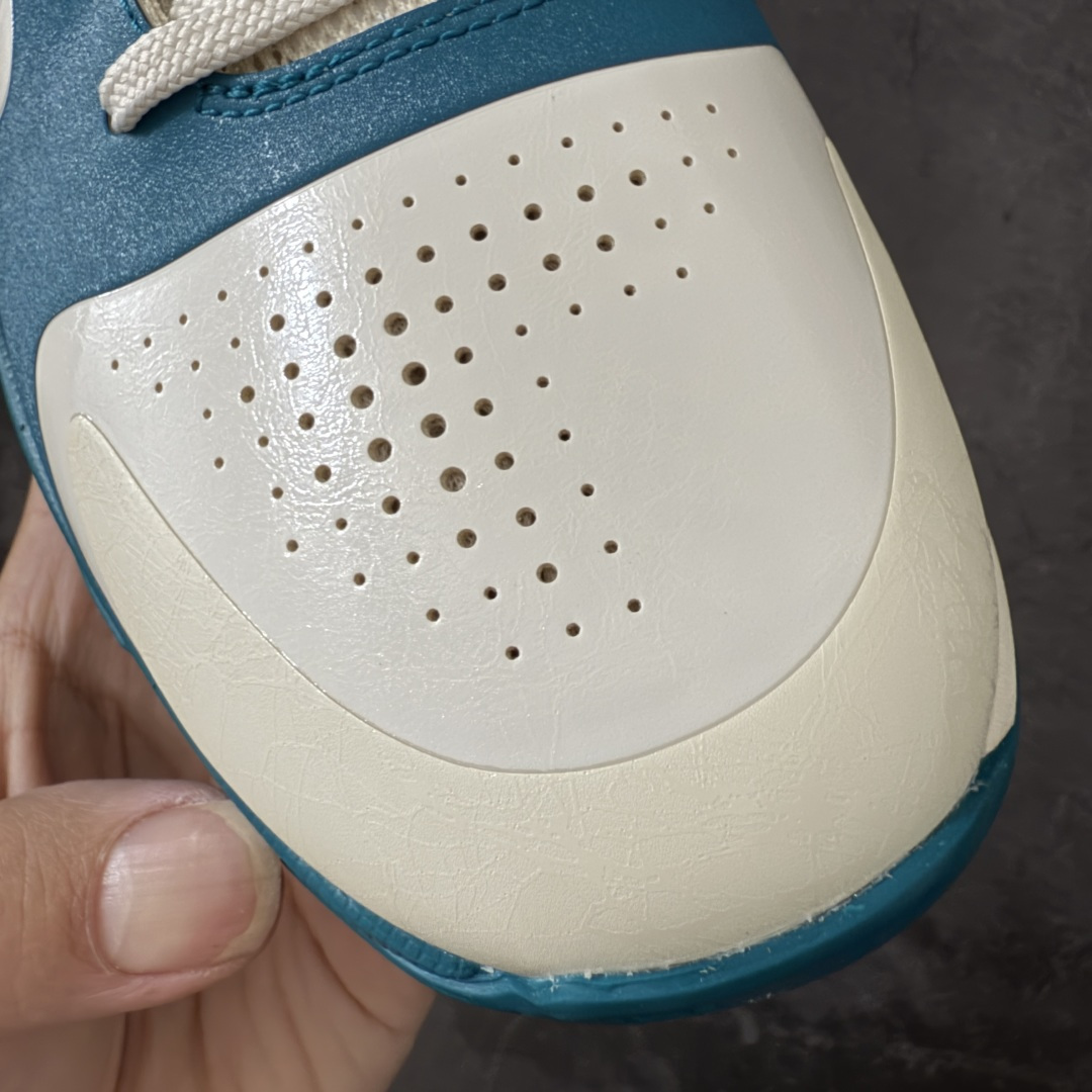 图片[6]-【Star版本】Nike Zoom Kobe 5 Caitlin Clark Protro PE 科比5 克拉克 白蓝 IZ1852-100 完美复刻公司货 前掌超大Zoom Turbo气垫 后掌EVA缓震 真正的原汁原味 还原ZP脚感 全身鞋材卡料色独家定制 唯一正确喷漆工艺Swoosh 正确凹凸蛇鳞工艺 正确鞋面渐变效果 内全置真动飞态线 独立原厂模具 最大尺码达到48.5码 首批不拼图大几率过验 亲测已过 支持各种高强度实战 无需担心 上脚价 补货周期极长 脚宽建议买大半码 科比系列前掌偏窄 不影响二次销售 支持七天无理由退换 尺码：40 40.5 41 42 42.5 43 44 44.5 45 45.5 46 47.5 48.5-选品中心