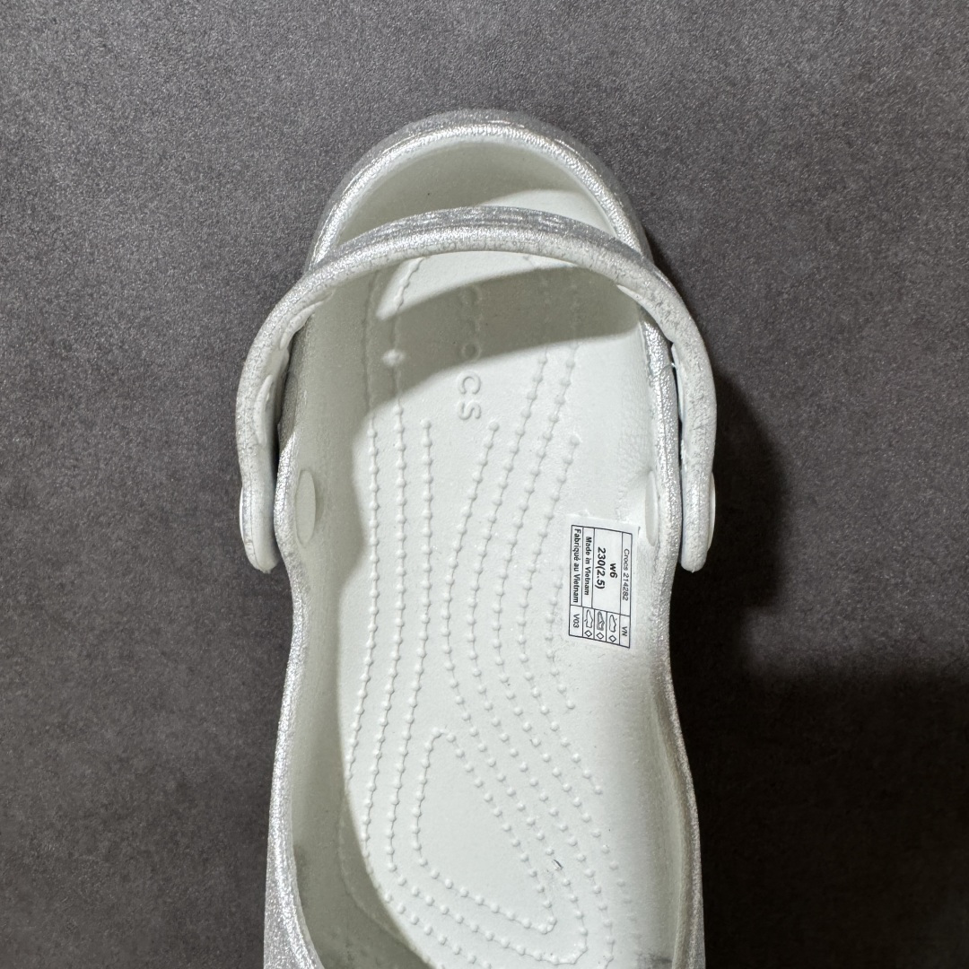 图片[6]-【纯原H版】Crocs 卡骆驰 芭蕾舞系列 低帮 舒适百搭经典透气凉鞋拖鞋平底鞋洞洞鞋 时尚撞色设计，充满活力的全新系列，同时拥有复古条纹与经典Logo标志；可调节后跟带，前面变成惬意舒适的凉拖，后面行走跑跳更加稳妥；秉承核心的塑模鞋履工艺，推出了适宜四季的丰富休闲鞋品，所有Crocs鞋款均采用Croslitehb材料制造，这项技术令每一双鞋都具有柔软、舒适、轻便、无痕的出色品质，而这也是每个Crocs拥有者所了解和钟爱的。 货号：214282-040 尺码：35-40 M3-M7 M3=35-36 M4=36-37 M5=37-38 M6=38-39 M7=39-40-选品中心