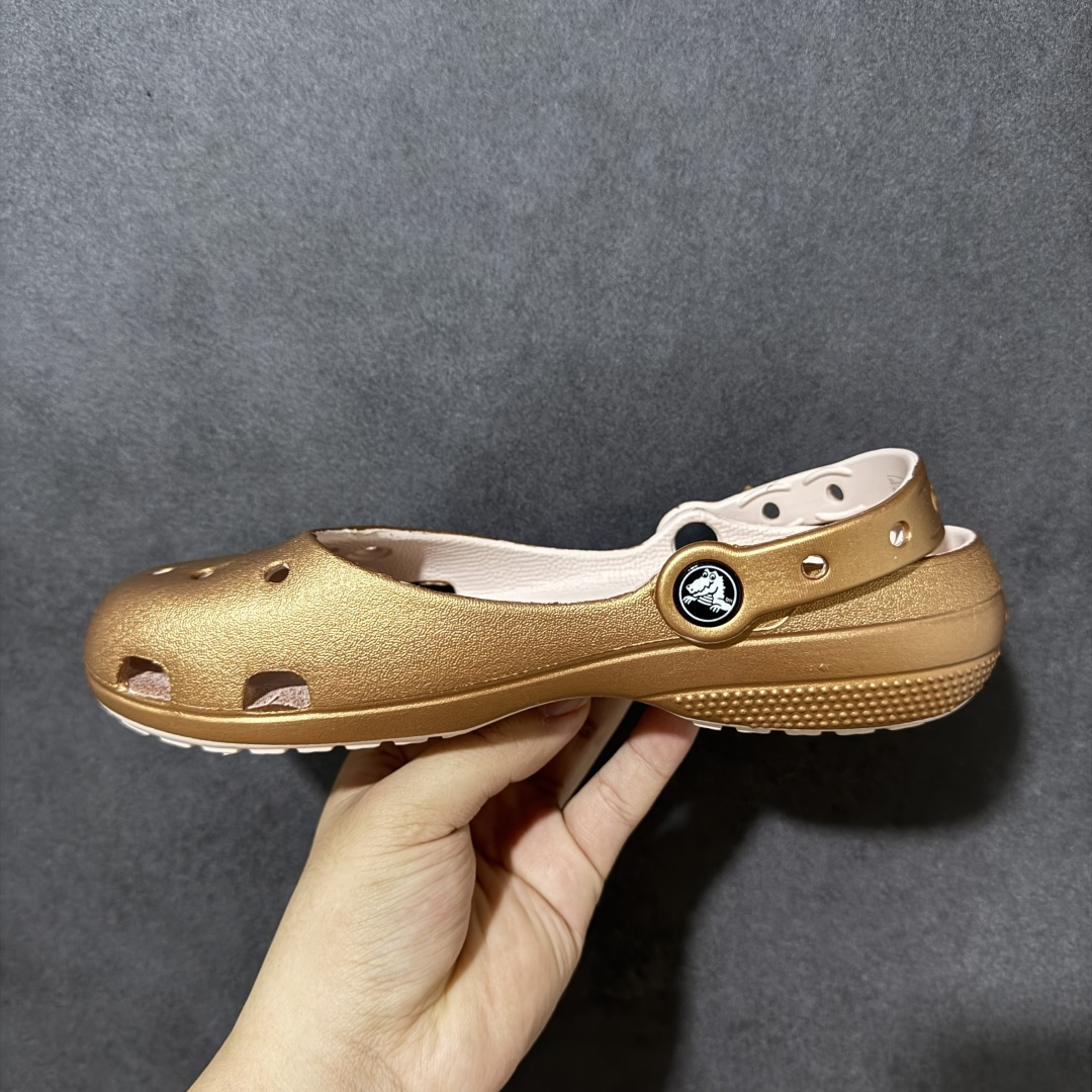 图片[2]-【纯原H版】Crocs 卡骆驰 芭蕾舞系列 低帮 舒适百搭经典透气凉鞋拖鞋平底鞋洞洞鞋 时尚撞色设计，充满活力的全新系列，同时拥有复古条纹与经典Logo标志；可调节后跟带，前面变成惬意舒适的凉拖，后面行走跑跳更加稳妥；秉承核心的塑模鞋履工艺，推出了适宜四季的丰富休闲鞋品，所有Crocs鞋款均采用Croslitehb材料制造，这项技术令每一双鞋都具有柔软、舒适、轻便、无痕的出色品质，而这也是每个Crocs拥有者所了解和钟爱的。 货号：214282-040 尺码：35-40 M3-M7 M3=35-36 M4=36-37 M5=37-38 M6=38-39 M7=39-40-选品中心
