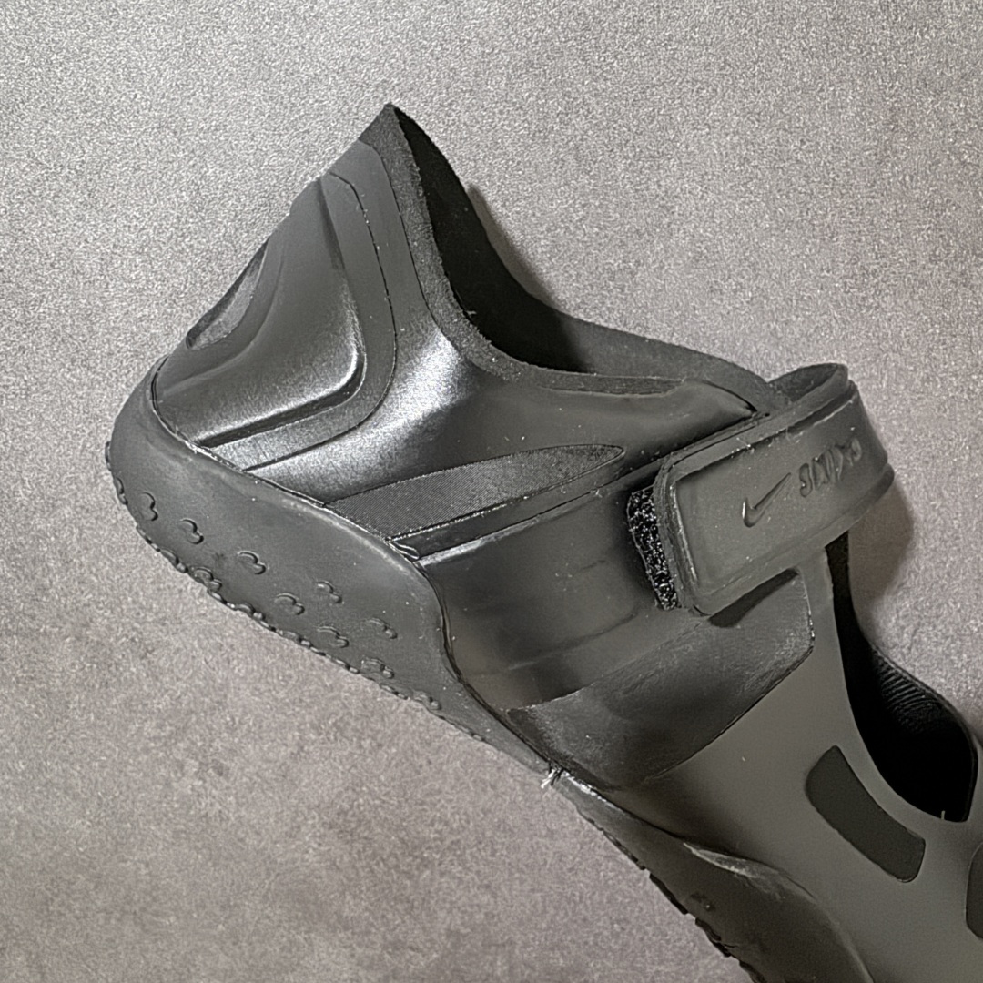 图片[7]-【公司级】Nike x SKIMS推出首双联名鞋 Nike SKIMS Mesh Rift 以Nike Air Rift为基底，也就是有昵称「忍者鞋」的一款分趾鞋，注入SKIMS的极致服贴、如第二层肌肤般的特点，改造为透气网布与麂皮拼接的轻薄鞋面，无缝无痕的圆润边角、流线线条，使脚型显得修长，格外优雅！鞋底部分也变得更薄更贴脚、贴地，满满的S Logo布满鞋底则是个可爱的小细节。 尺码：36-40-选品中心