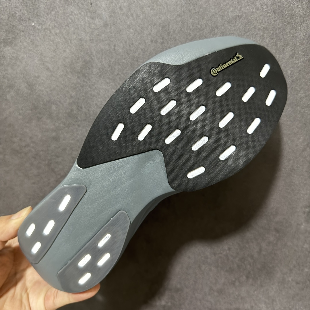 图片[9]-【公司级】Adidas Adizero Evo SL WOVEN M阿迪超轻透气缓震跑鞋 #以令人难以置信的138克重量，刷新了跑鞋轻量化的记录，阿迪在材料科学和工艺技术上的深厚积累。 #全新鞋款采用Lightweight Upper材料，让穿着者几乎能够体验到一种\”裸足\”的感觉 货号： KH8448 尺码：36 36.5 37 38 38.5 39 40 40.5 41 42 42.5 43 44 44.5 45-选品中心