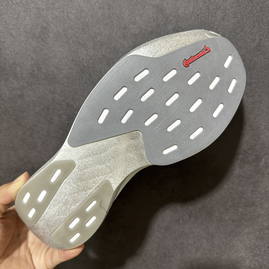 图片[9]-【公司级】Adidas Adizero Evo SL WOVEN M阿迪超轻透气缓震跑鞋 #以令人难以置信的138克重量，刷新了跑鞋轻量化的记录，阿迪在材料科学和工艺技术上的深厚积累。 #全新鞋款采用Lightweight Upper材料，让穿着者几乎能够体验到一种\”裸足\”的感觉 货号： KI1491 尺码：36 36.5 37 38 38.5 39 40 40.5 41 42 42.5 43 44 44.5 45-选品中心