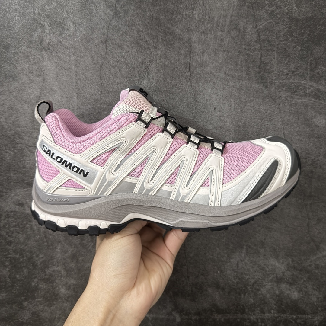 【A1纯原版】SALOMON XA Pro 3D 萨洛蒙潮流越野机能户外功能鞋 479886 纯原外贸平台特供订单 耗时半年巨作 全套原纸板楦头开发 原厂特供网布配套加持 确保原汁原味 完美呈现版型 原档数据独家私模五层组合大底 男女鞋同步官方开发 原装Ortholite轻量化鞋垫 中底布带钢印编号 原厂TPU锁扣 进口港宝加持 后跟自然饱满 还原公司包裹性 鞋面采用SENSIFT贴合技术 全方位贴合包裹脚型 鞋跟部鞋底牵引设计 提供强大的抓地性能 更适应野外崎岖不平的道路 其3D ADVANCED CHASSIS底盘 材料轻量大化 钉齿设计更具稳定性 防护性 鞋底易磨损区运用CONTAGRIP高耐磨材料 应对城市硬质路面长距离跑考验 尺码:36 36.5 37.5 38 38.5 39 40 40.5 41 42 42.5 43 44 44.5 45 46-选品中心