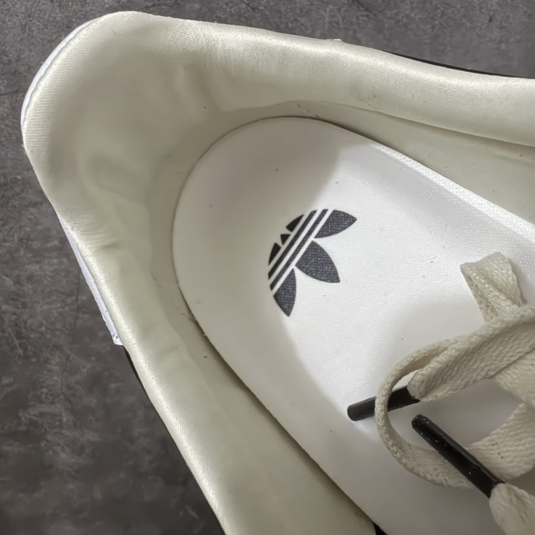 图片[8]-【CS纯原版】Adidas Originals Changle系列 阿迪达斯 三叶草 百搭低帮休闲运动板鞋 KJ3960 顶级纯原大厂出品 完美还原zp细节，注意区别市场任何版本，完全不是一路货色‼️ 全鞋原材料打造，无任何色差，正确鞋型，后跟港宝材料定型，正确微透生胶大底，反口内里头层细腻小牛皮，纸板中底 鞋垫背胶，侧面正确烫金压印字母，所有细节完美还原‼️ 尺码：35.5 36 36.5 37 38 38.5 39 40 40.5 41 42 42.5 43 44 44.5 45-选品中心