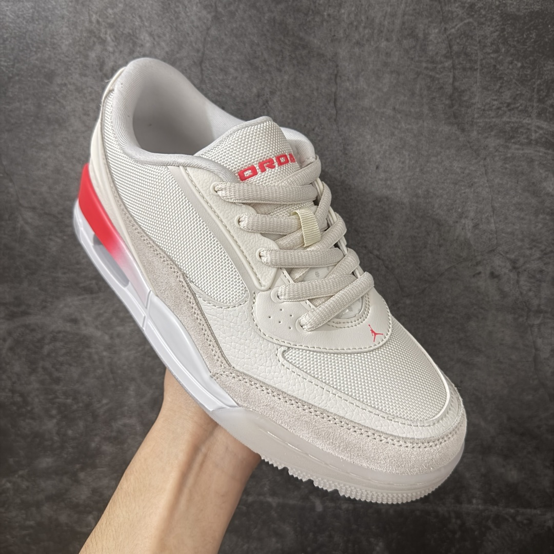 图片[3]-【纯原N版】Air Jordan aj3 Ultra Low 低帮 白红 乔丹篮球鞋系列 专业aj大厂出品 细节材料区别通货 清洁度到位 完美版型 鞋款大面积采用米白与奶油色为主调，营造出柔和且高级的视觉基底，辅以浅灰与淡卡其的过渡层次，让结构更显立体却不张扬。前掌标志性的经典大象爆裂纹则以偏暖的灰褐色呈现，更显低调细腻，与外底的浅棕色相呼应。后跟处半透明灰色气垫结构增加了一丝现代感，而鞋舌细节点缀的蓝色Jordan字样成为整双鞋中少有的跳色，为整体温和配色注入一抹恰到好处的活力。后跟处Jumpman Logo及Air以蓝色装扮，鞋头迷你Jumpxman Logo也辅以蓝色示人，最后以白黑双色中底搭配灰蓝色橡胶外底及Jordann字样完善整体设计收尾 货号：II3794-001 尺码：36 36.5 37.5 38 38.5 39 40 40.5 41 42 42.5 43 44 44.5 45-选品中心