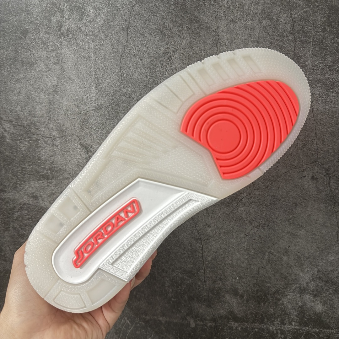 图片[9]-【纯原N版】Air Jordan aj3 Ultra Low 低帮 白红 乔丹篮球鞋系列 专业aj大厂出品 细节材料区别通货 清洁度到位 完美版型 鞋款大面积采用米白与奶油色为主调，营造出柔和且高级的视觉基底，辅以浅灰与淡卡其的过渡层次，让结构更显立体却不张扬。前掌标志性的经典大象爆裂纹则以偏暖的灰褐色呈现，更显低调细腻，与外底的浅棕色相呼应。后跟处半透明灰色气垫结构增加了一丝现代感，而鞋舌细节点缀的蓝色Jordan字样成为整双鞋中少有的跳色，为整体温和配色注入一抹恰到好处的活力。后跟处Jumpman Logo及Air以蓝色装扮，鞋头迷你Jumpxman Logo也辅以蓝色示人，最后以白黑双色中底搭配灰蓝色橡胶外底及Jordann字样完善整体设计收尾 货号：II3794-001 尺码：36 36.5 37.5 38 38.5 39 40 40.5 41 42 42.5 43 44 44.5 45-选品中心