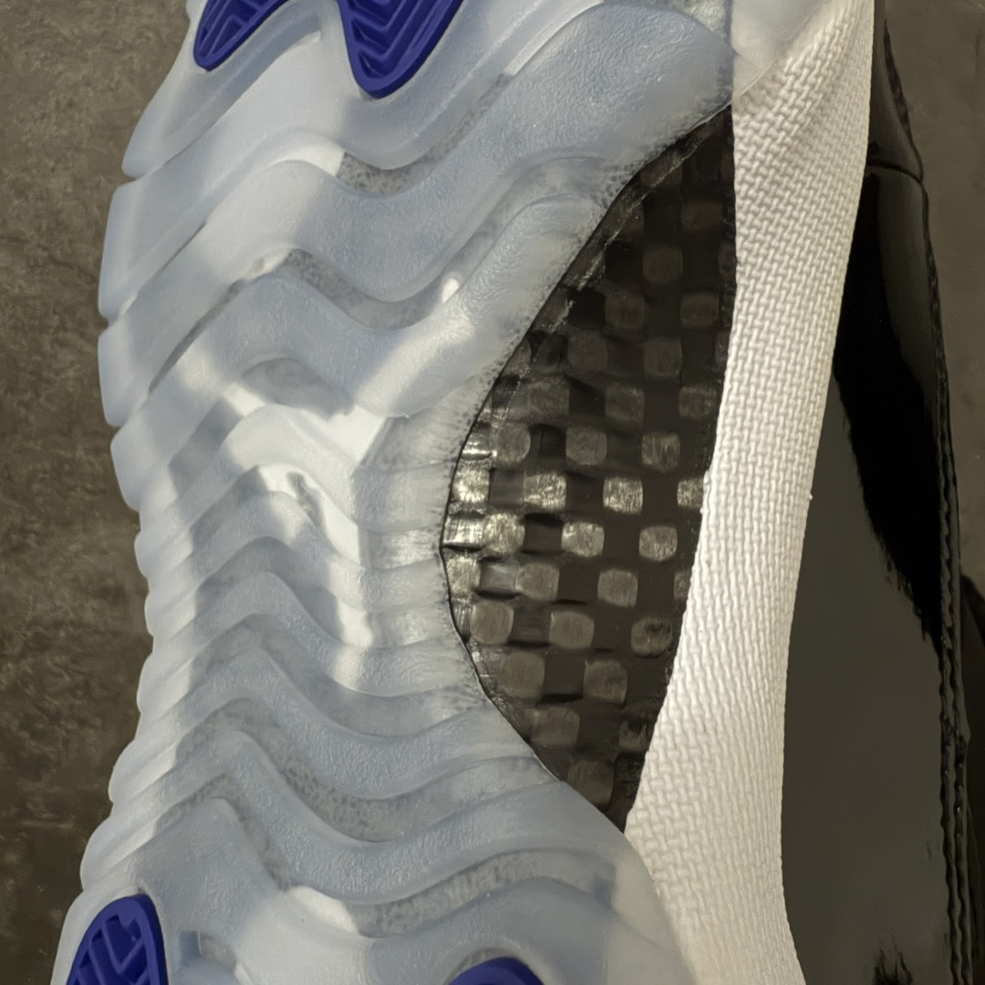 图片[9]-【OV纯原版】 Nike Air Jordan 11 RETRO AJ11 乔11 高帮运动文化篮球鞋 大灌篮 378037-003 大厂出品全新品质 升级原楦原纸版数据开发版型 采用漆皮镀膜牛培革组合耐磨防刮牛津布鞋面材质 搭载原厂碳纤维缓震中底 还原ZP细节 原厂流水成型工艺 厂级拉帮注胶效果 尺码：40-47.5含半码45.5-选品中心