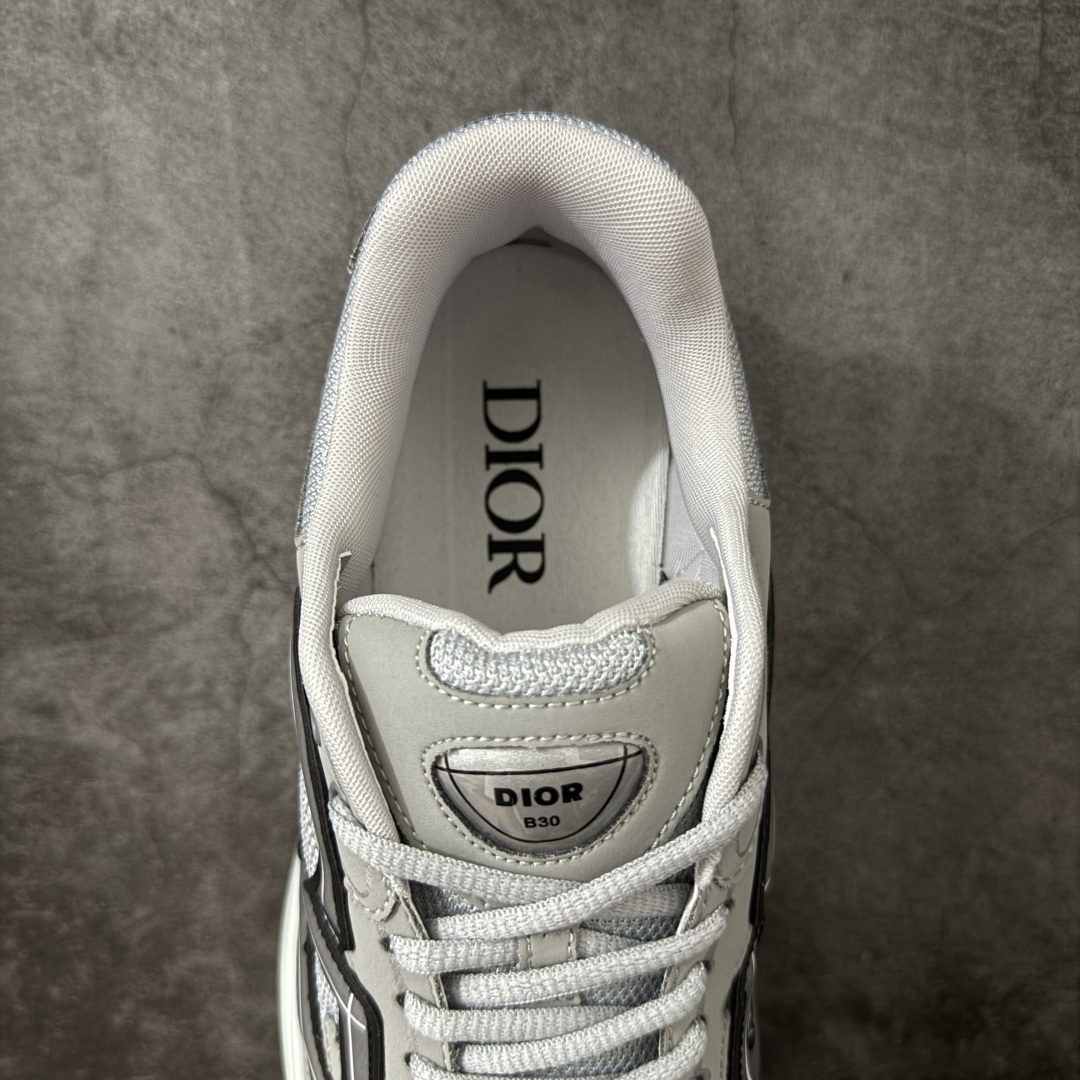 图片[8]-【海淘专柜版】Dior B30 迪奥网眼织物低帮运动休闲鞋 原版开模 海淘专供品质同渠道货源 全套专柜原装配件 版型细节材料全部对比原版无差 该款系列采用黑网色眼织物白和色科技料面精心制 作饰以反光“CD30”图形标志 外格轻盈的刻雕效果橡胶鞋搭底配标志性点的缀提升格调 内弹部力细节塑造想理的舒适穿着体验可与各休式闲造型配搭 彰显尚时现代的运风动范 正常尺码：38 39 40 41 42 43 44 45 46 47-选品中心