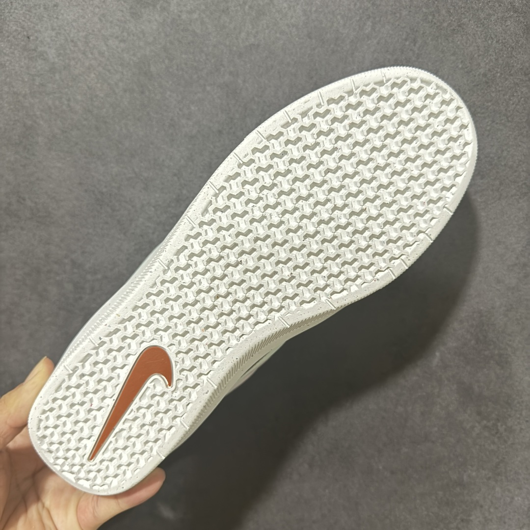 图片[9]-【公司级】Nike SB Force 58 硫化杯底 传统篮球风格板鞋 Nike SB Force 58 男/女滑板鞋采用包边设计 经久耐穿 硫化结构则有效提升灵活性 穿上这款创意力作 助你耀动街头 采用帆布和翻毛皮组合材料 融入打孔设计 为你打造彰显经典篮球风范的整体造型 货号：DV5477-005 尺码：36 36.5 37.5 38 38.5 39 40 40.5 41 42 42.5 43 44 45-选品中心