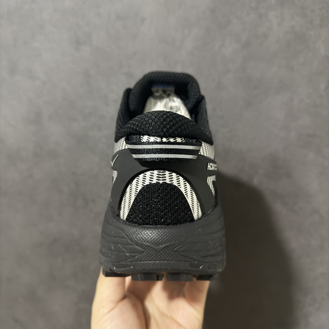图片[4]-【公司级】Hoka Mafate Speed 2 马法特二代超轻厚底轻量山地跑步鞋 1126851 BKSV  #轻量化材料Fresh Foam。超轻量中底全部用料过3C认证！ 滚动平衡科技减少33%能量消耗 ！第二代Mafate更是延续精髓设计，并调整了整体的鞋型，修身的鞋型，更加灵巧的感觉一下子来了。外底韧弹感十足的EVA泡绵，结合Vibram橡胶大底，性能稳定输出，无论是平时穿着还是在潮湿的梅雨季节跑步，都是非常优秀的搭配。  尺码：36 36.5 37 38 38.5 39 40 40.5 41 42 42.5 43 44 45-选品中心