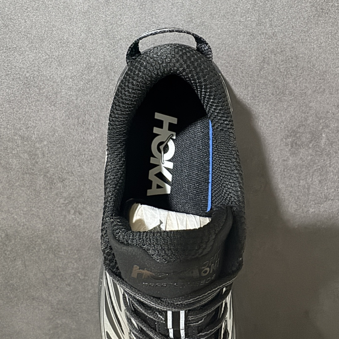 图片[6]-【公司级】Hoka Mafate Speed 2 马法特二代超轻厚底轻量山地跑步鞋 1126851 BKSV  #轻量化材料Fresh Foam。超轻量中底全部用料过3C认证！ 滚动平衡科技减少33%能量消耗 ！第二代Mafate更是延续精髓设计，并调整了整体的鞋型，修身的鞋型，更加灵巧的感觉一下子来了。外底韧弹感十足的EVA泡绵，结合Vibram橡胶大底，性能稳定输出，无论是平时穿着还是在潮湿的梅雨季节跑步，都是非常优秀的搭配。  尺码：36 36.5 37 38 38.5 39 40 40.5 41 42 42.5 43 44 45-选品中心