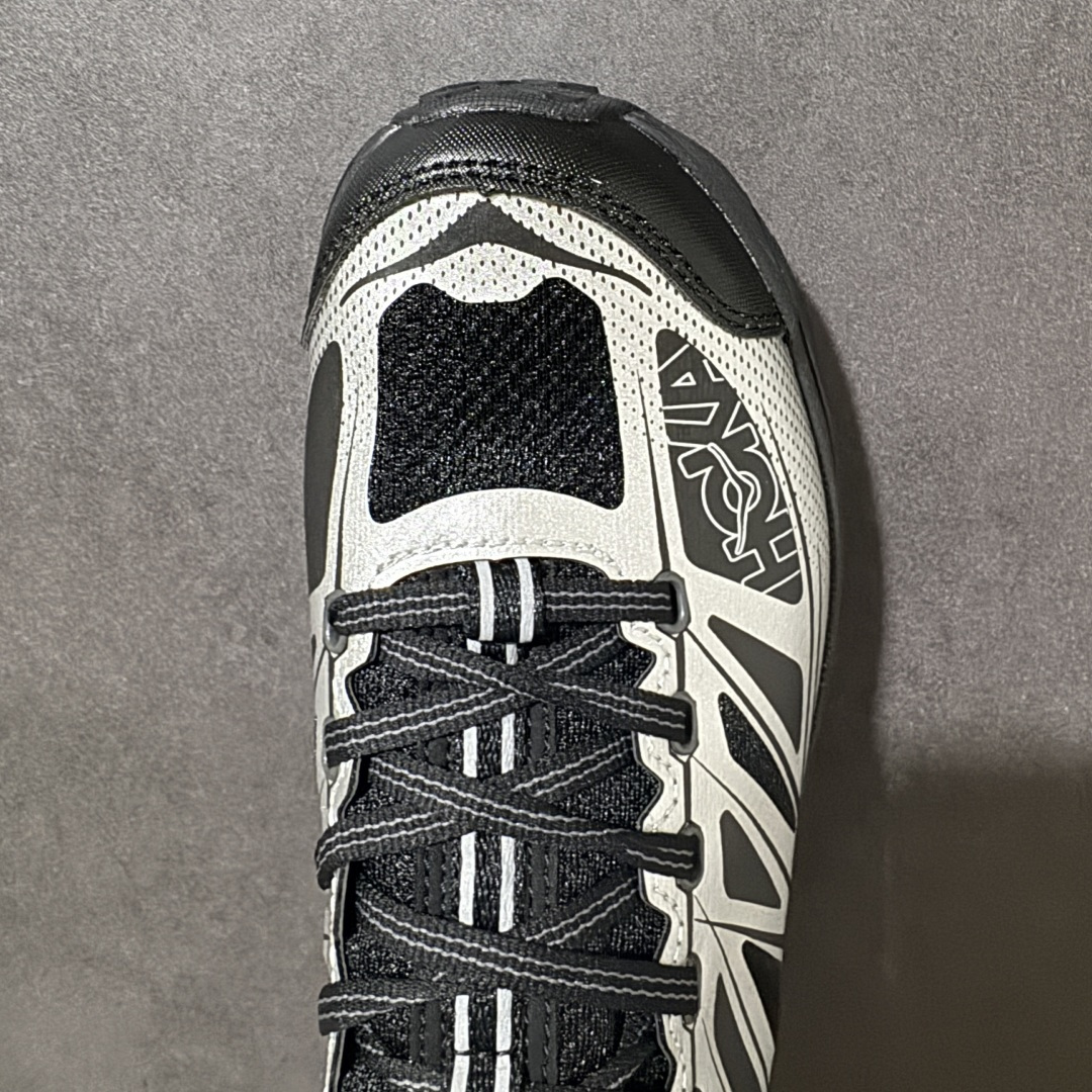 图片[5]-【公司级】Hoka Mafate Speed 2 马法特二代超轻厚底轻量山地跑步鞋 1126851 BKSV  #轻量化材料Fresh Foam。超轻量中底全部用料过3C认证！ 滚动平衡科技减少33%能量消耗 ！第二代Mafate更是延续精髓设计，并调整了整体的鞋型，修身的鞋型，更加灵巧的感觉一下子来了。外底韧弹感十足的EVA泡绵，结合Vibram橡胶大底，性能稳定输出，无论是平时穿着还是在潮湿的梅雨季节跑步，都是非常优秀的搭配。  尺码：36 36.5 37 38 38.5 39 40 40.5 41 42 42.5 43 44 45-选品中心