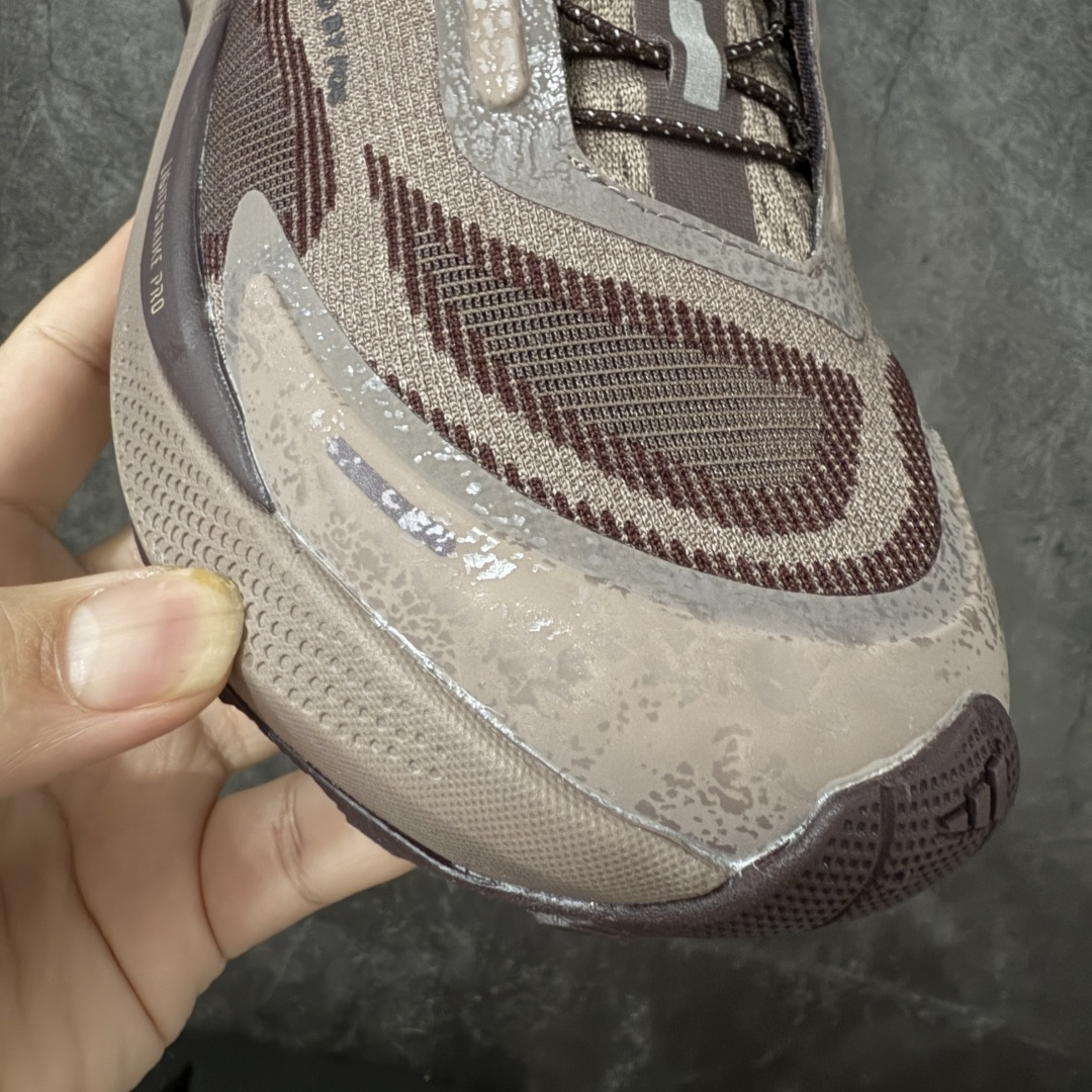 图片[5]-【纯原版】adidas HOLO PEAK 舒适贴合 户外越野跑鞋 男女同款 KK2240 顶级纯原 原鞋私模1：1开发 抽绳绑带设计，黑武士款机能感拉满，Lightstrike Pro中底踩出硬核气场，暗黑美学直接封神；黑武士款通透网面+流线型设计，清爽又轻盈，穿搭脚感全拿捏；大地咖款复古氛围感拉满，马牌大底防滑耐磨，抓地力超稳，软弹中底适合长时间步行越野不累脚，超高颜值 百搭各种风格！ 尺码：36-45含半码-选品中心