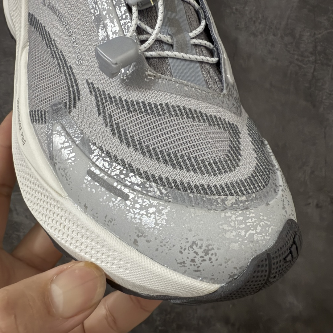 图片[5]-【纯原版】adidas HOLO PEAK 舒适贴合 户外越野跑鞋 男女同款 KK2240 顶级纯原 原鞋私模1：1开发 抽绳绑带设计，黑武士款机能感拉满，Lightstrike Pro中底踩出硬核气场，暗黑美学直接封神；黑武士款通透网面+流线型设计，清爽又轻盈，穿搭脚感全拿捏；大地咖款复古氛围感拉满，马牌大底防滑耐磨，抓地力超稳，软弹中底适合长时间步行越野不累脚，超高颜值 百搭各种风格！ 尺码：36-45含半码-选品中心