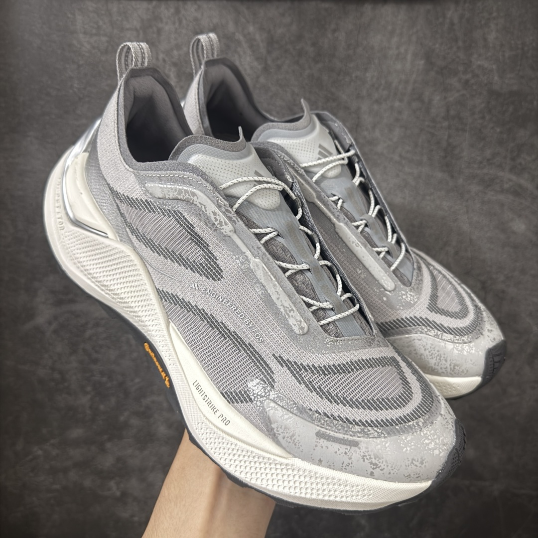 【纯原版】adidas HOLO PEAK 舒适贴合 户外越野跑鞋 男女同款 KK2240 顶级纯原 原鞋私模1：1开发 抽绳绑带设计，黑武士款机能感拉满，Lightstrike Pro中底踩出硬核气场，暗黑美学直接封神；黑武士款通透网面+流线型设计，清爽又轻盈，穿搭脚感全拿捏；大地咖款复古氛围感拉满，马牌大底防滑耐磨，抓地力超稳，软弹中底适合长时间步行越野不累脚，超高颜值 百搭各种风格！ 尺码：36-45含半码-选品中心