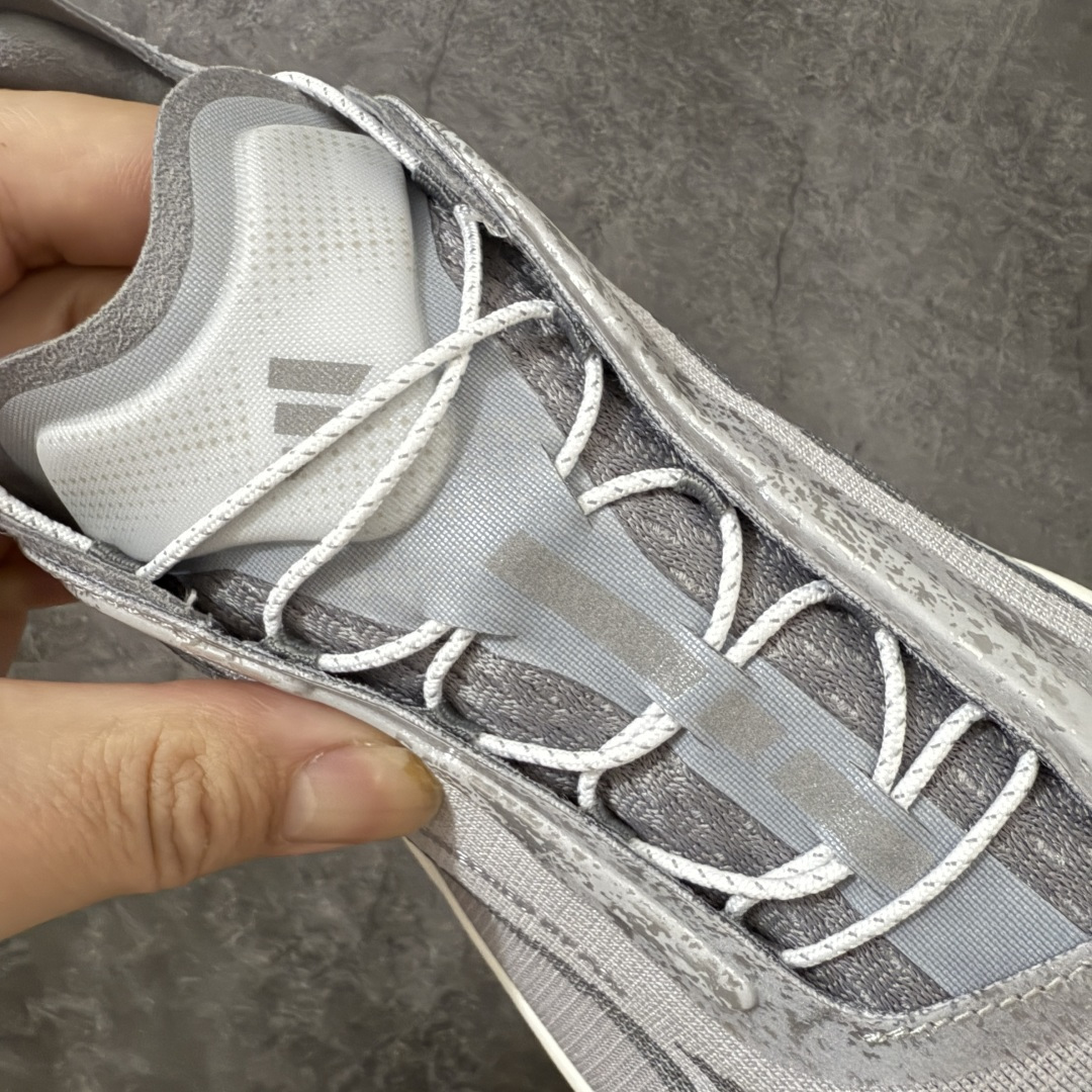 图片[6]-【纯原版】adidas HOLO PEAK 舒适贴合 户外越野跑鞋 男女同款 KK2240 顶级纯原 原鞋私模1：1开发 抽绳绑带设计，黑武士款机能感拉满，Lightstrike Pro中底踩出硬核气场，暗黑美学直接封神；黑武士款通透网面+流线型设计，清爽又轻盈，穿搭脚感全拿捏；大地咖款复古氛围感拉满，马牌大底防滑耐磨，抓地力超稳，软弹中底适合长时间步行越野不累脚，超高颜值 百搭各种风格！ 尺码：36-45含半码-选品中心